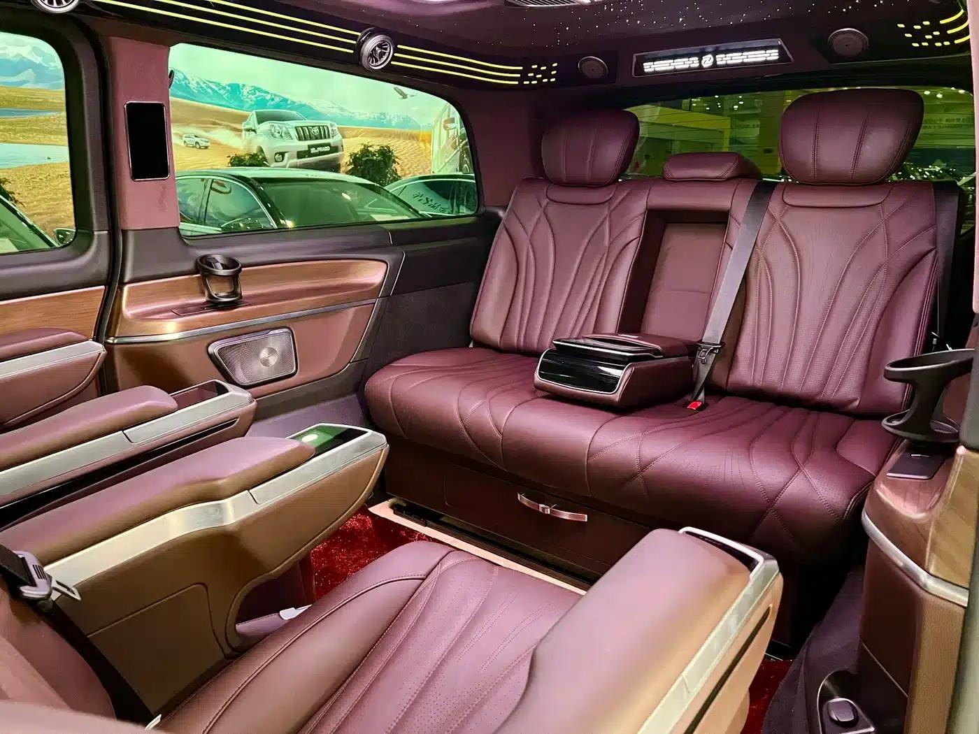 Mercedes-Benz V-Class 2022 V 260 L Long Wheelbase Premium Edition — миниатюра 13
