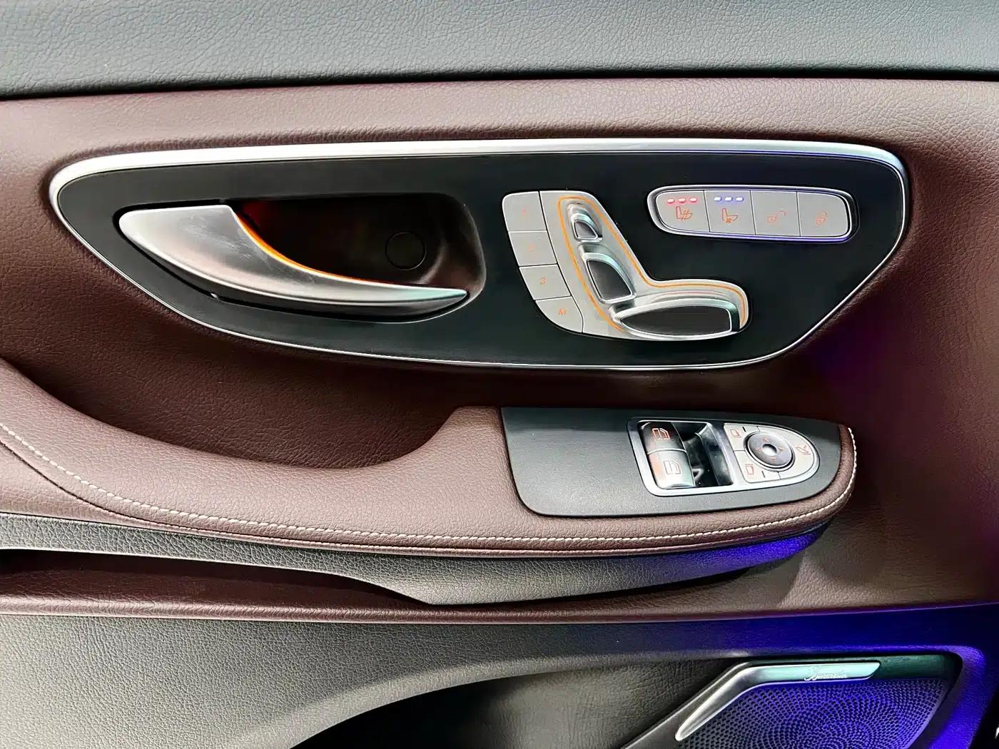 Mercedes-Benz V-Class 2022 V 260 L Long Wheelbase Premium Edition — миниатюра 26