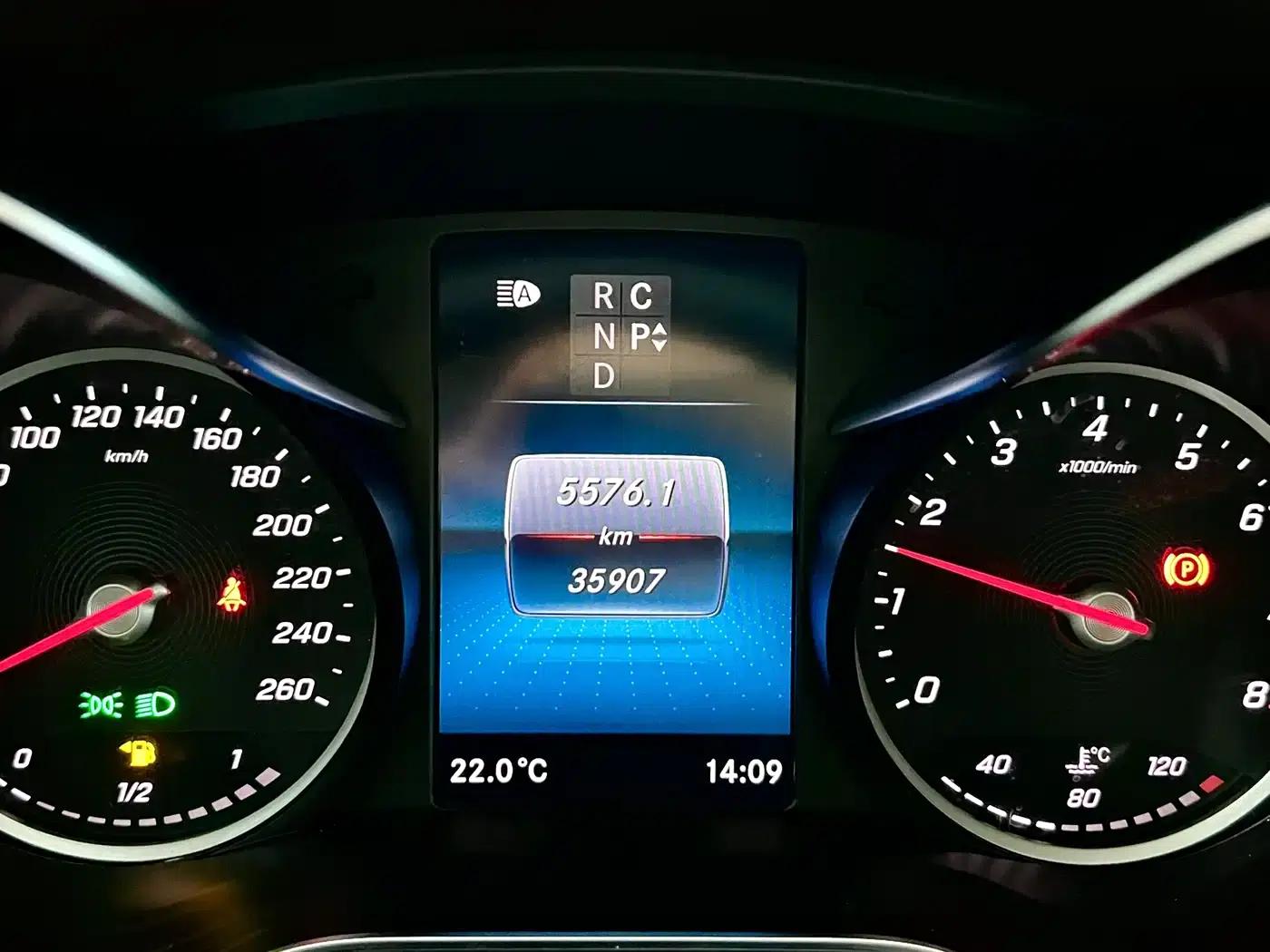 Mercedes-Benz V-Class 2022 V 260 L Long Wheelbase Luxury Edition — миниатюра 13