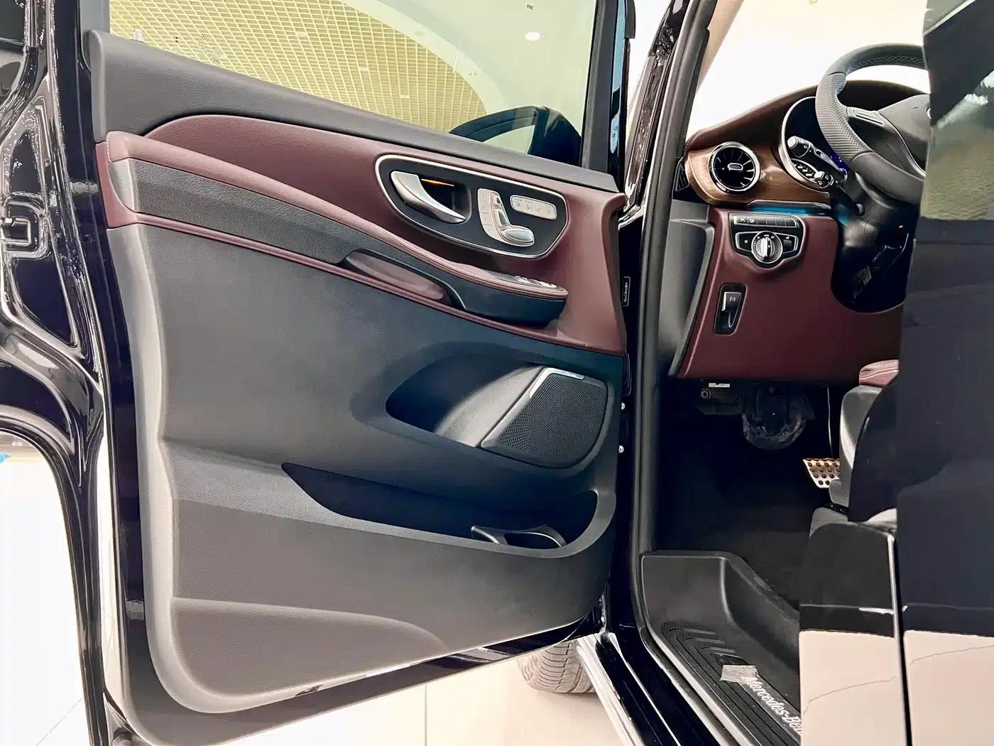 Mercedes-Benz V-Class 2022 V 260 L Long Wheelbase Luxury Edition — миниатюра 21