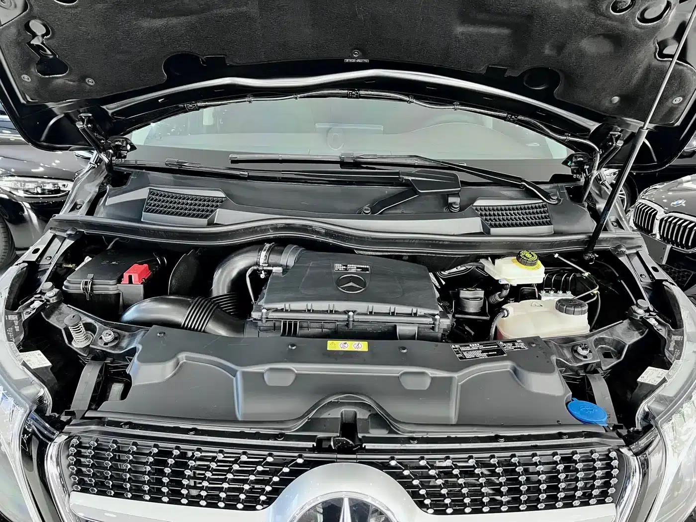 Mercedes-Benz V-Class 2022 V 260 L Long Wheelbase Luxury Edition — миниатюра 25