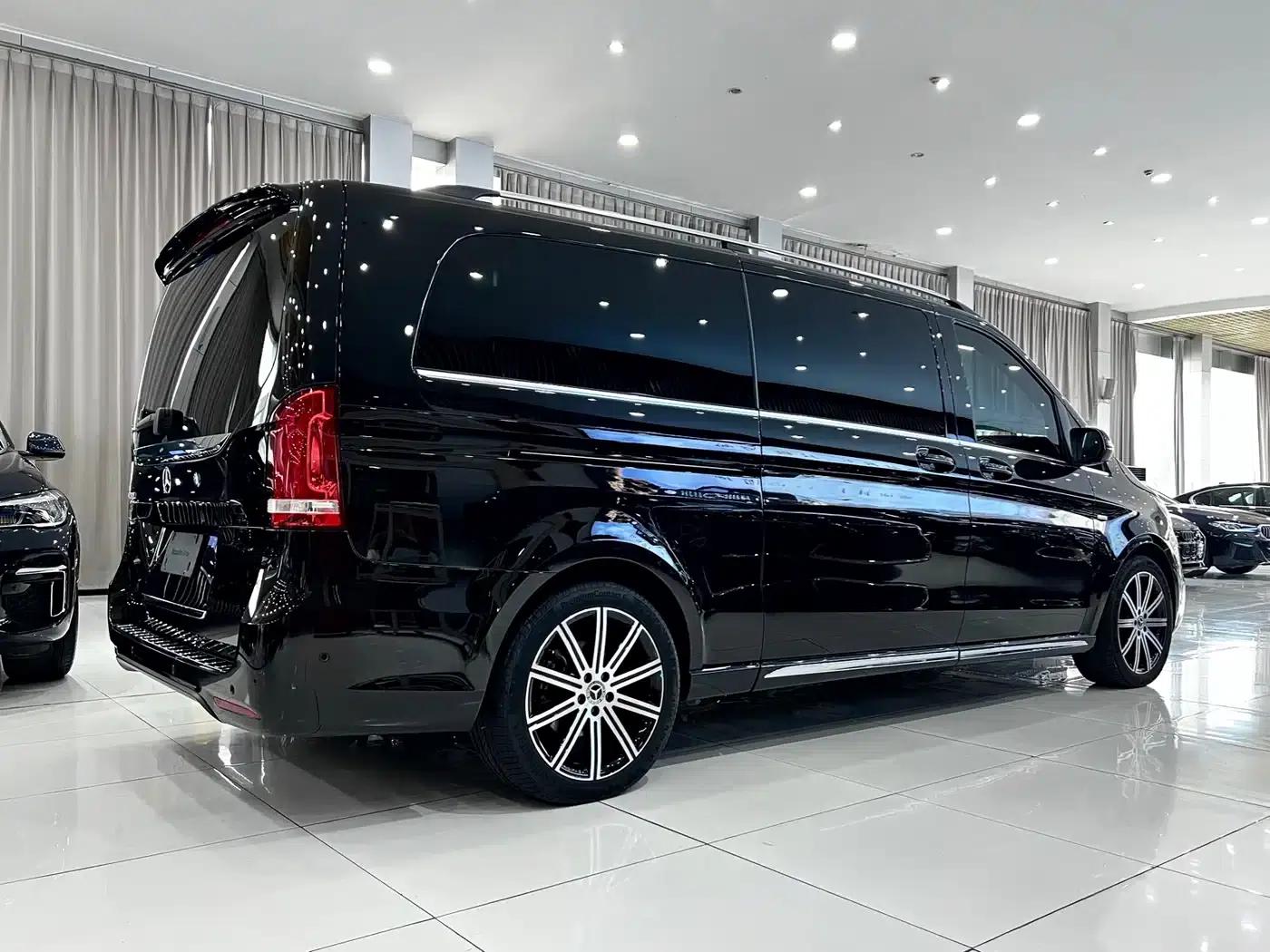 Mercedes-Benz V-Class 2022 V 260 L Long Wheelbase Luxury Edition — миниатюра 4