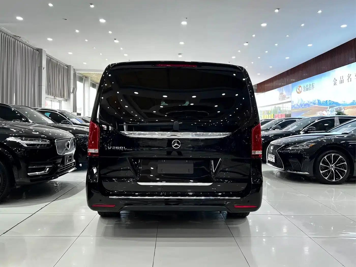 Mercedes-Benz V-Class 2022 V 260 L Long Wheelbase Luxury Edition — миниатюра 5