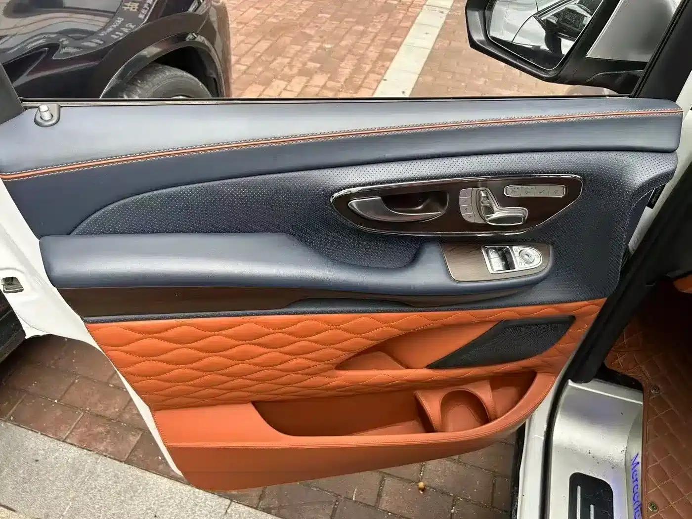 Mercedes-Benz V-Class 2021 V 260 Navigator Edition — миниатюра 4