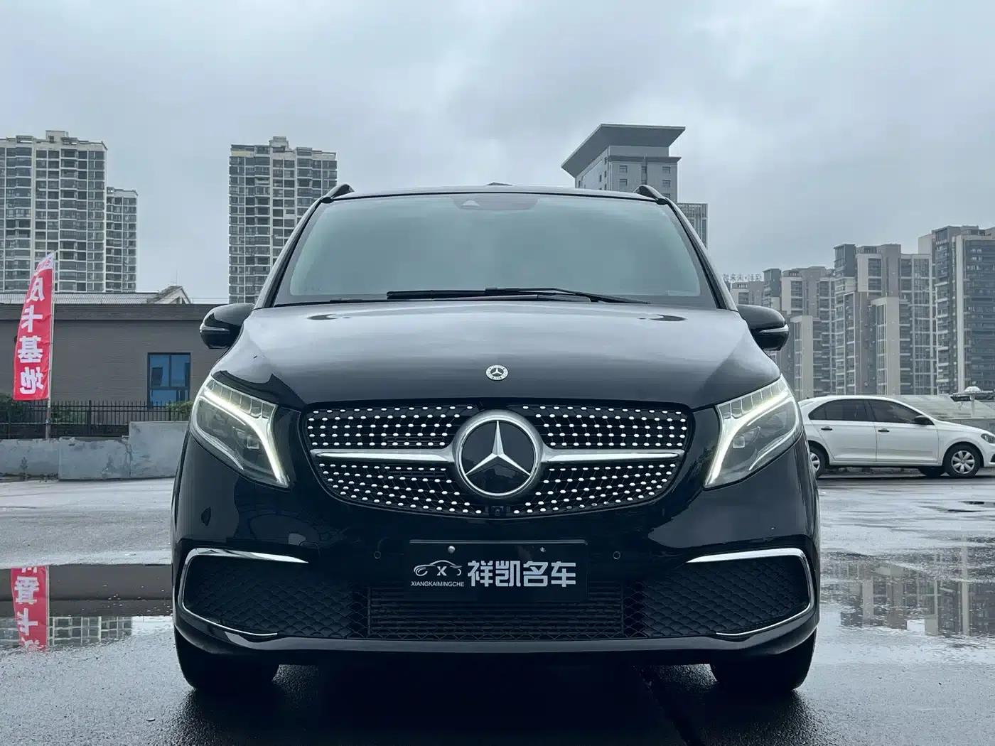 Mercedes-Benz V-Class 2022 V 260 Premium Edition — миниатюра 2