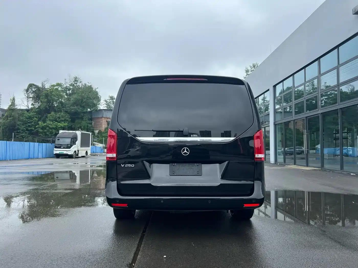 Mercedes-Benz V-Class 2022 V 260 Premium Edition — миниатюра 8