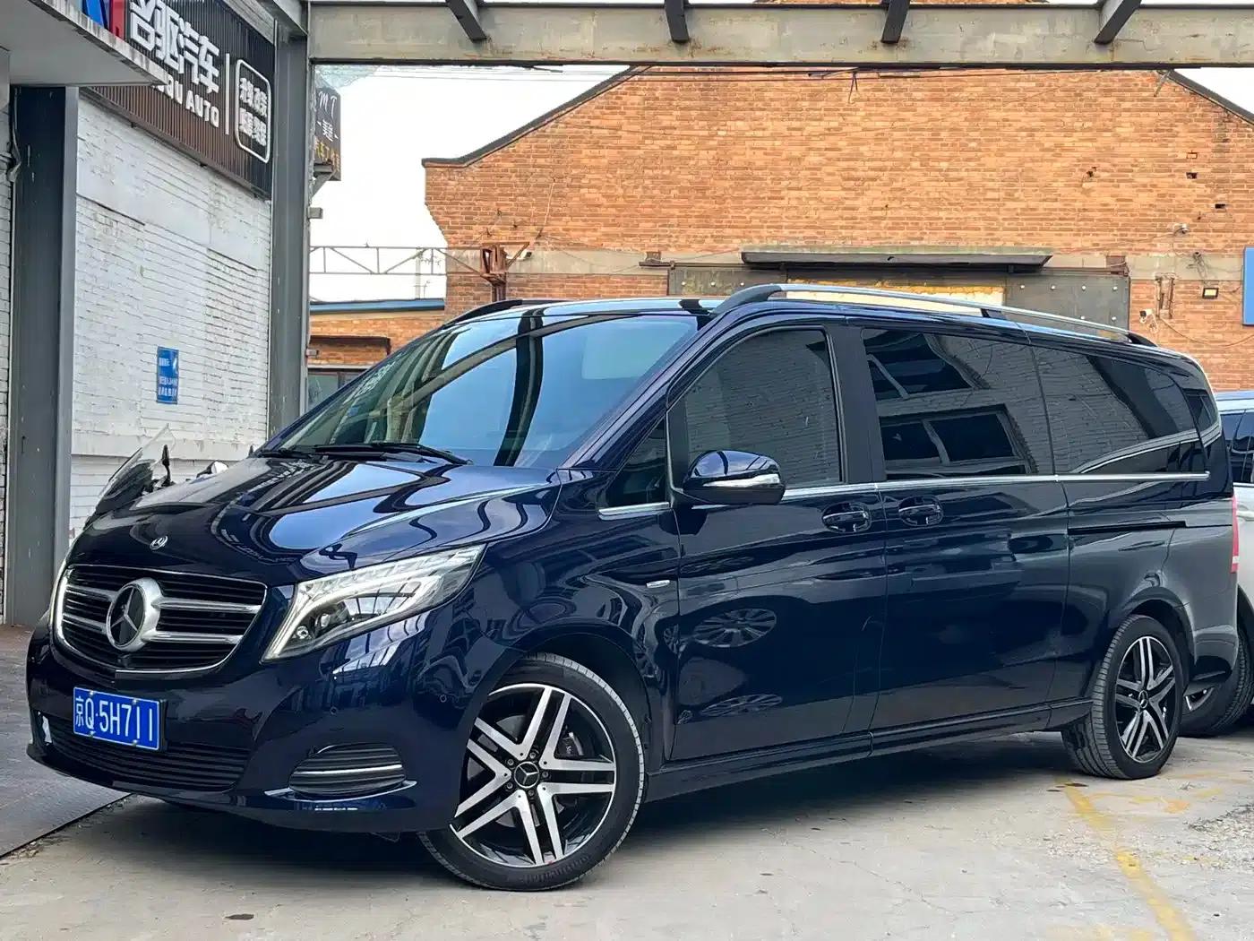 Mercedes-Benz V-Class 2017 V 260 L Premium Extended Edition — миниатюра 1
