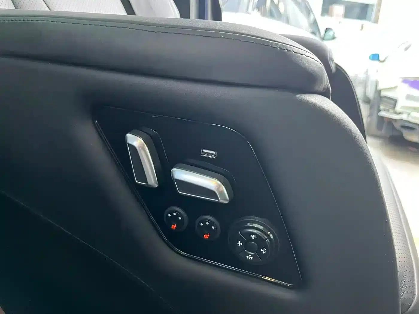 Mercedes-Benz V-Class 2017 V 260 L Premium Extended Edition — миниатюра 13