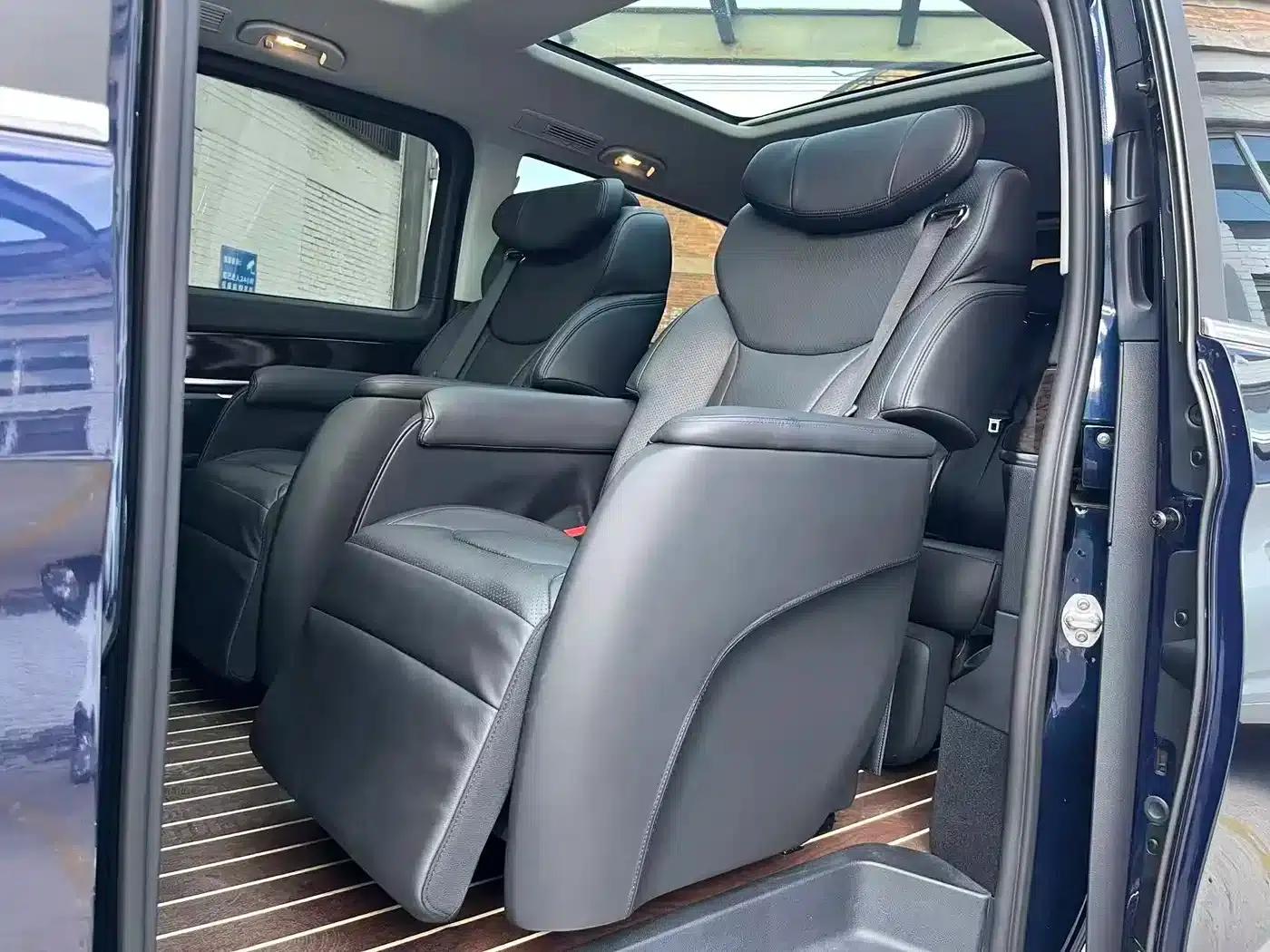 Mercedes-Benz V-Class 2017 V 260 L Premium Extended Edition — миниатюра 19