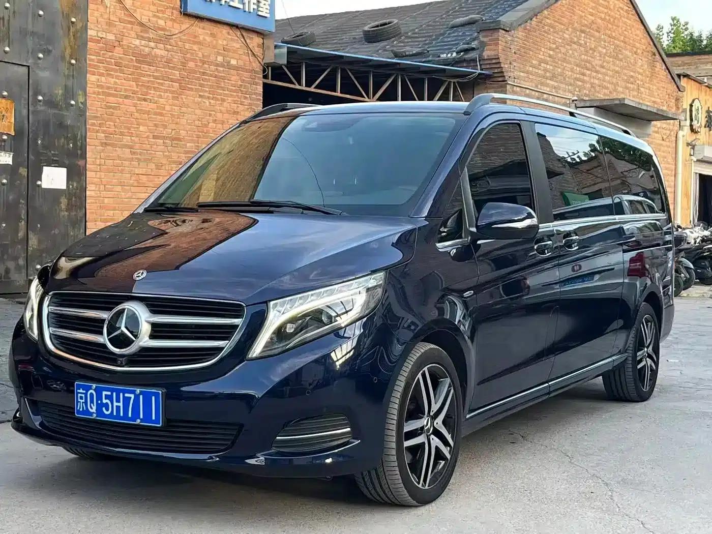 Mercedes-Benz V-Class 2017 V 260 L Premium Extended Edition — миниатюра 4