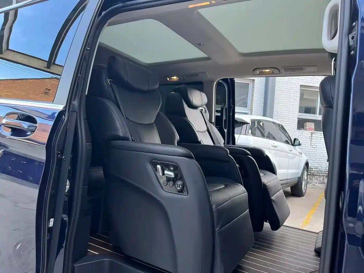 Mercedes-Benz V-Class 2017 V 260 L Premium Extended Edition — миниатюра 10