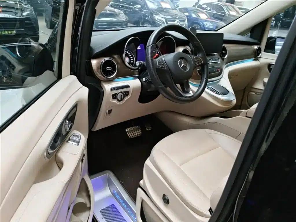 Mercedes-Benz V-Class 2021 V 260 L Long Wheelbase Luxury Edition — миниатюра 16