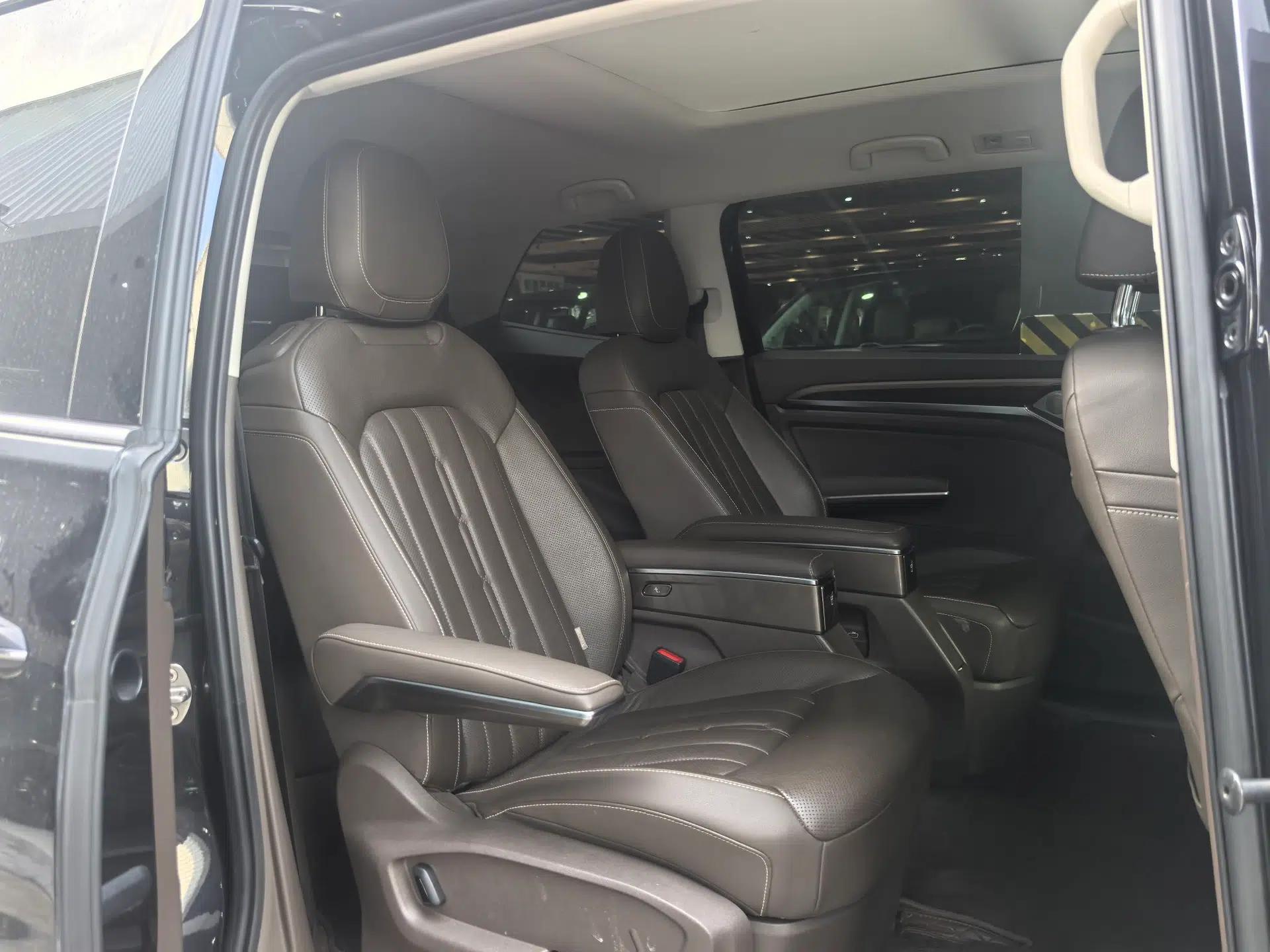 Volkswagen Viloran 2020 330TSI Luxury Edition — миниатюра 10