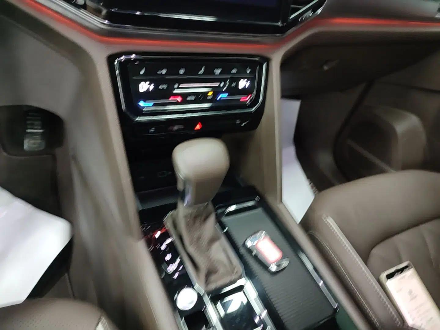 Volkswagen Viloran 2020 380TSI Prestige Edition — миниатюра 17