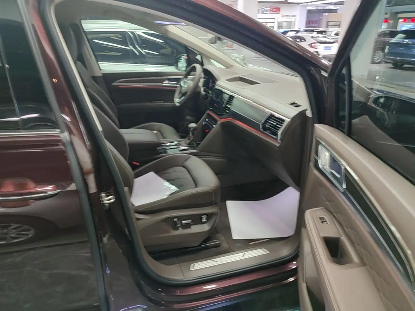 Volkswagen Viloran 2020 380TSI Prestige Edition — миниатюра 23