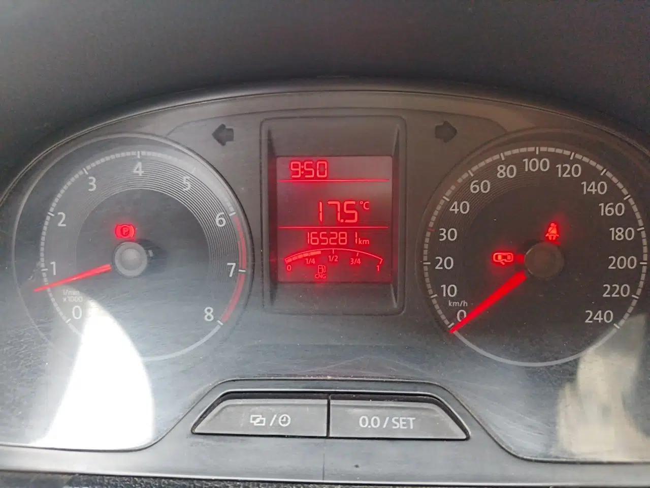 Volkswagen Jetta  — миниатюра 13