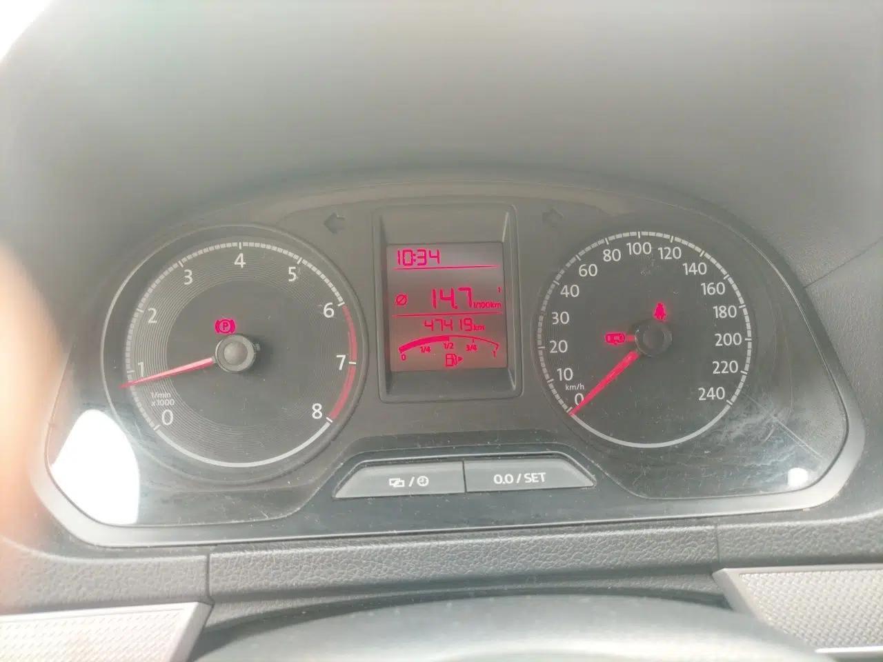 Volkswagen Jetta 2017 1.4L Manual Comfort Model — миниатюра 12