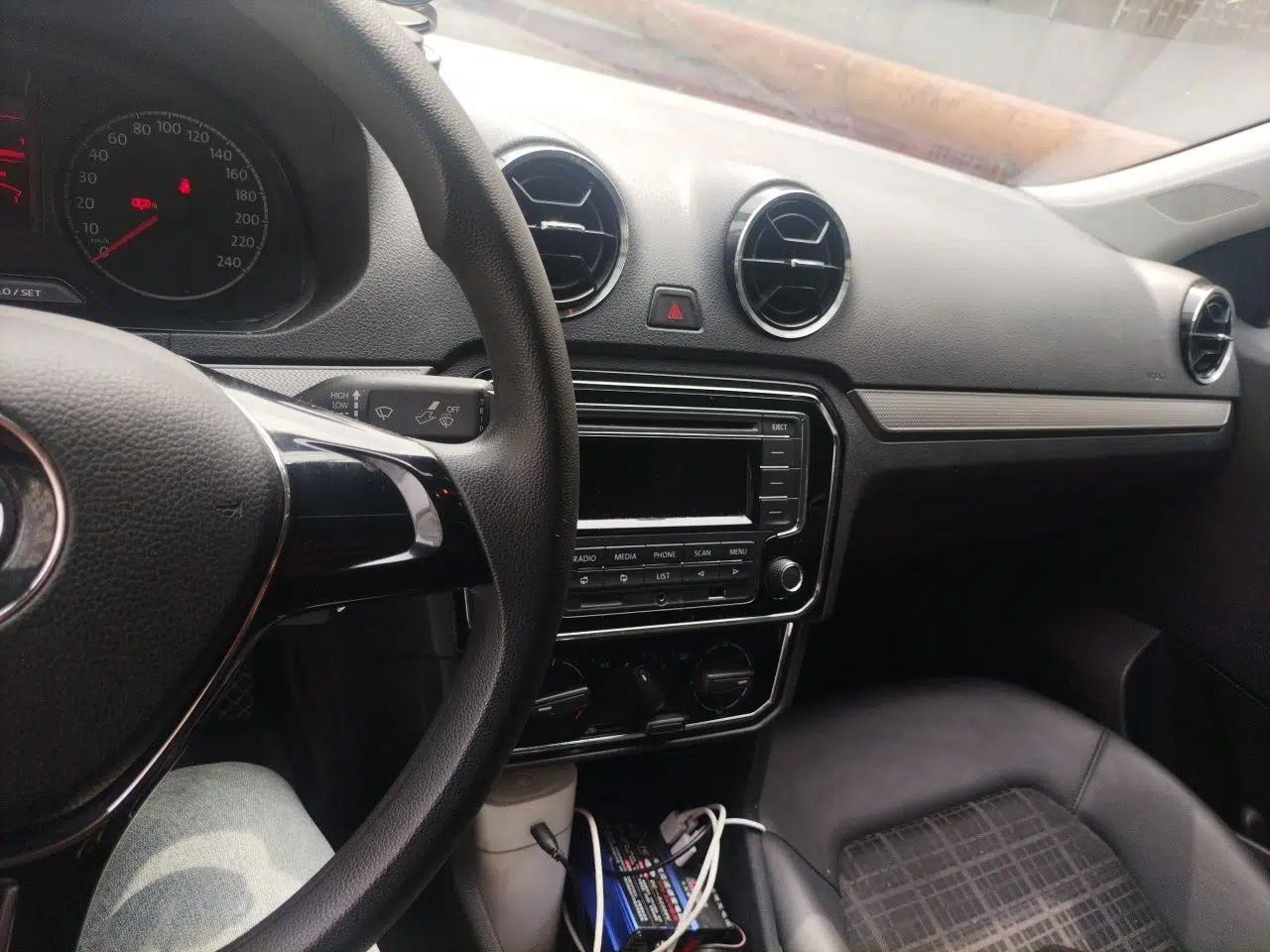 Volkswagen Jetta 2017 1.4L Manual Comfort Model — миниатюра 14