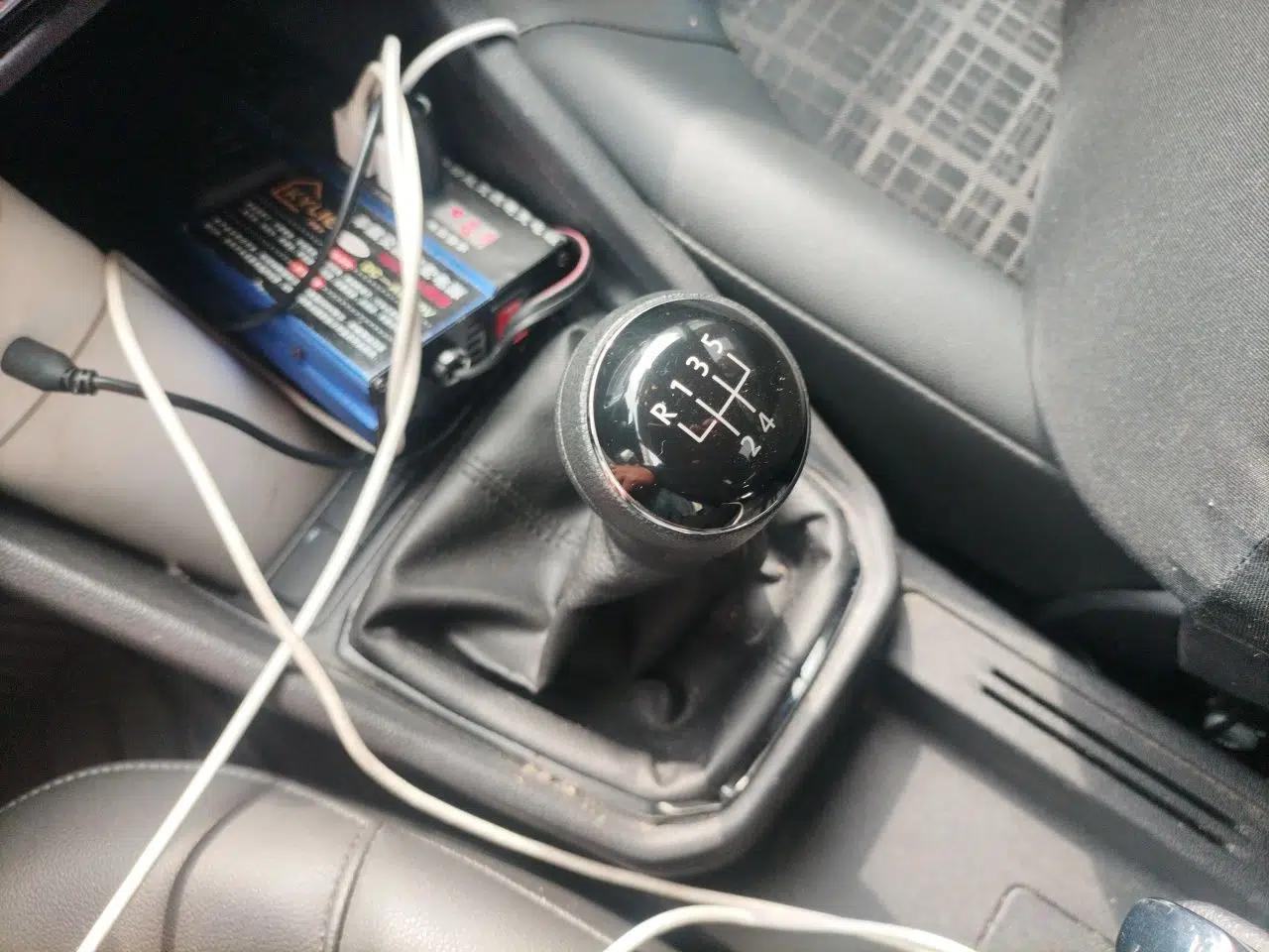 Volkswagen Jetta 2017 1.4L Manual Comfort Model — миниатюра 15
