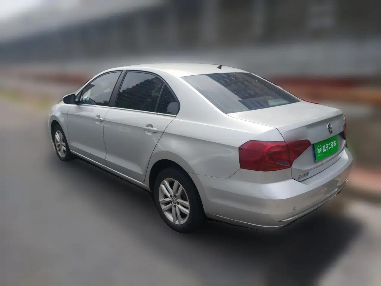 Volkswagen Jetta 2017 1.4L Manual Comfort Model — миниатюра 4