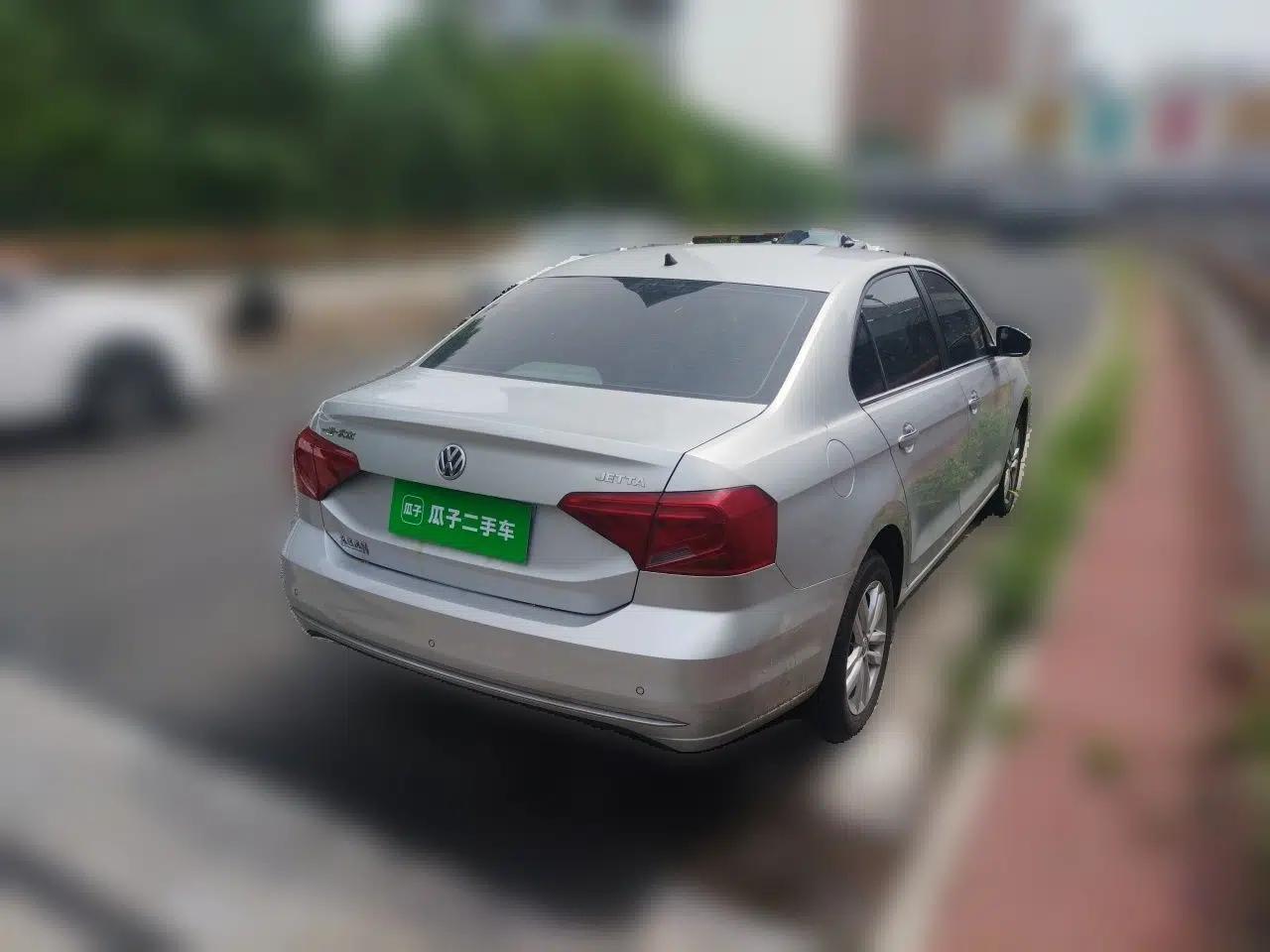 Volkswagen Jetta 2017 1.4L Manual Comfort Model — миниатюра 6
