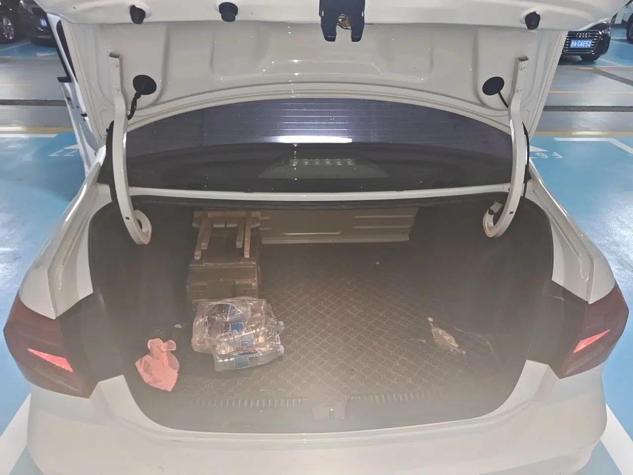 Volkswagen Jetta 2017 1.5L Manual Comfort Model — миниатюра 20