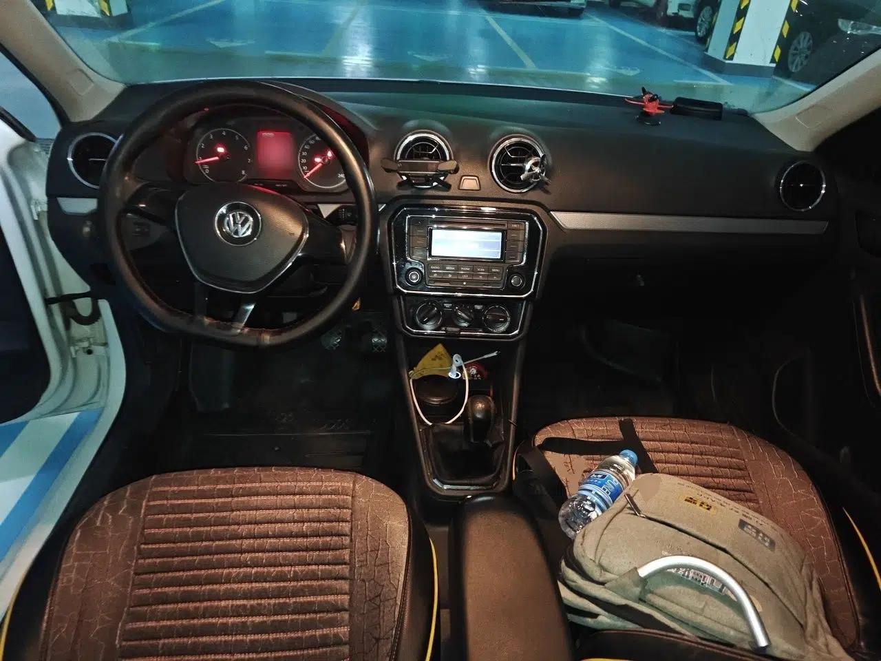 Volkswagen Jetta 2017 1.5L Manual Comfort Model — миниатюра 10
