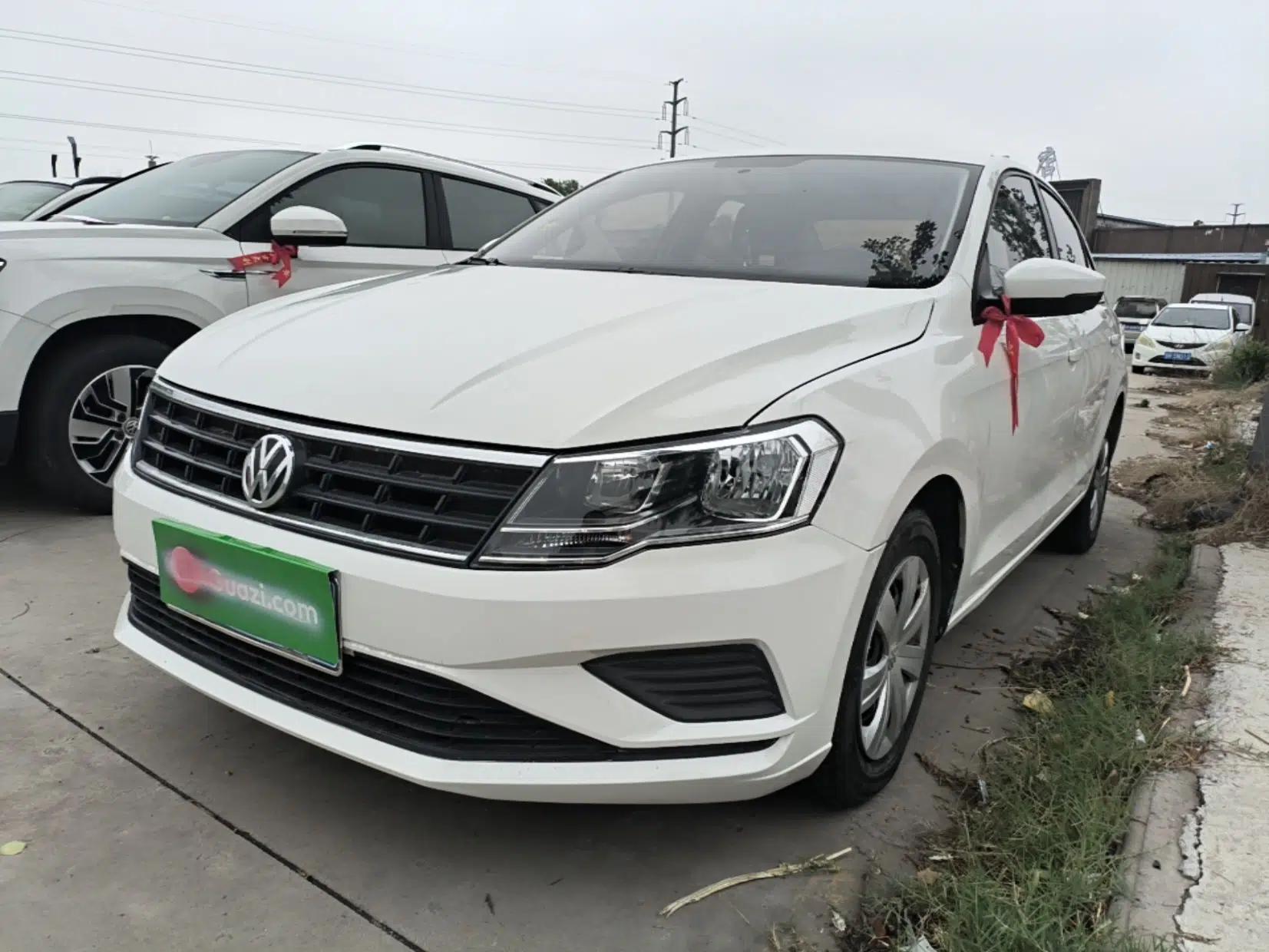 Volkswagen Jetta 2017 1.5L Manual Fashion Edition — миниатюра 1