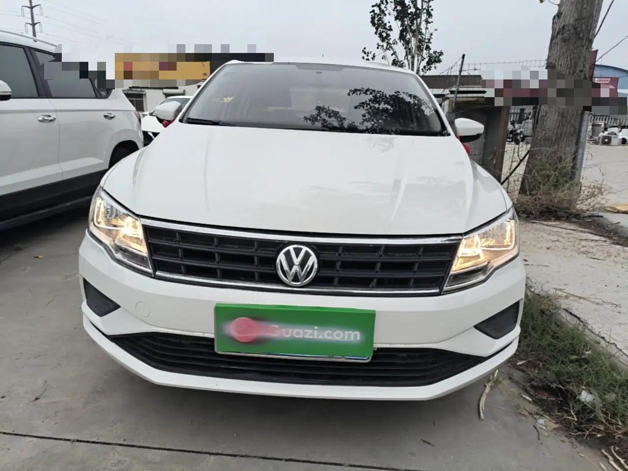 Volkswagen Jetta 2017 1.5L Manual Fashion Edition — миниатюра 2