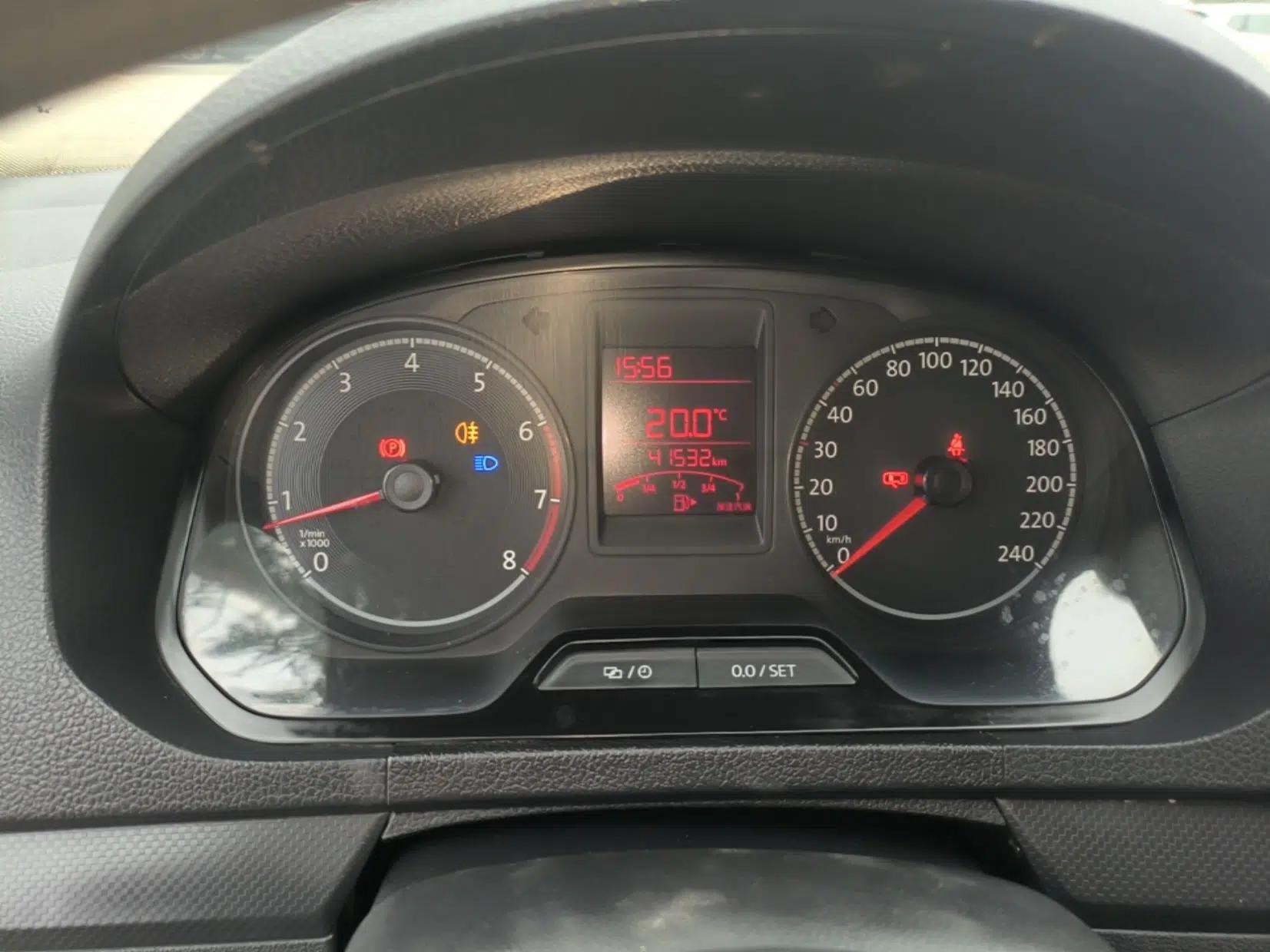 Volkswagen Jetta 2017 1.5L Manual Fashion Edition — миниатюра 15