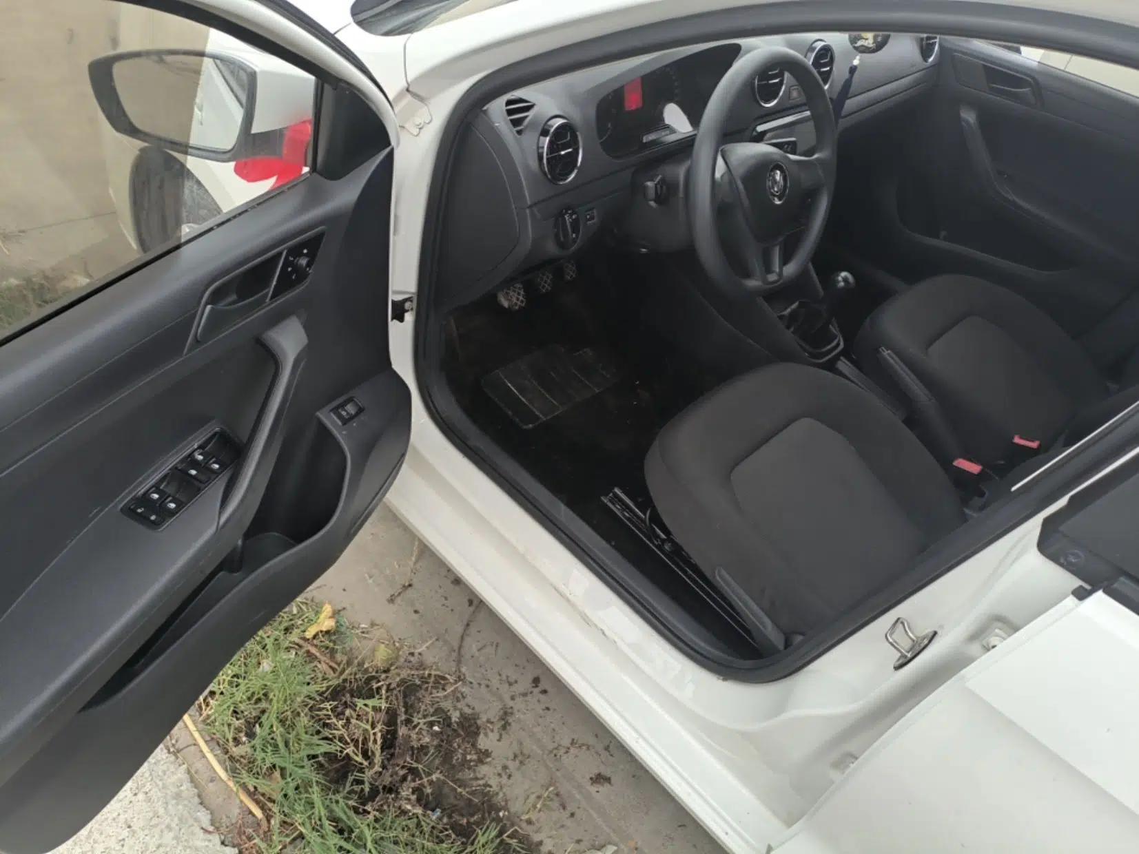 Volkswagen Jetta 2017 1.5L Manual Fashion Edition — миниатюра 19