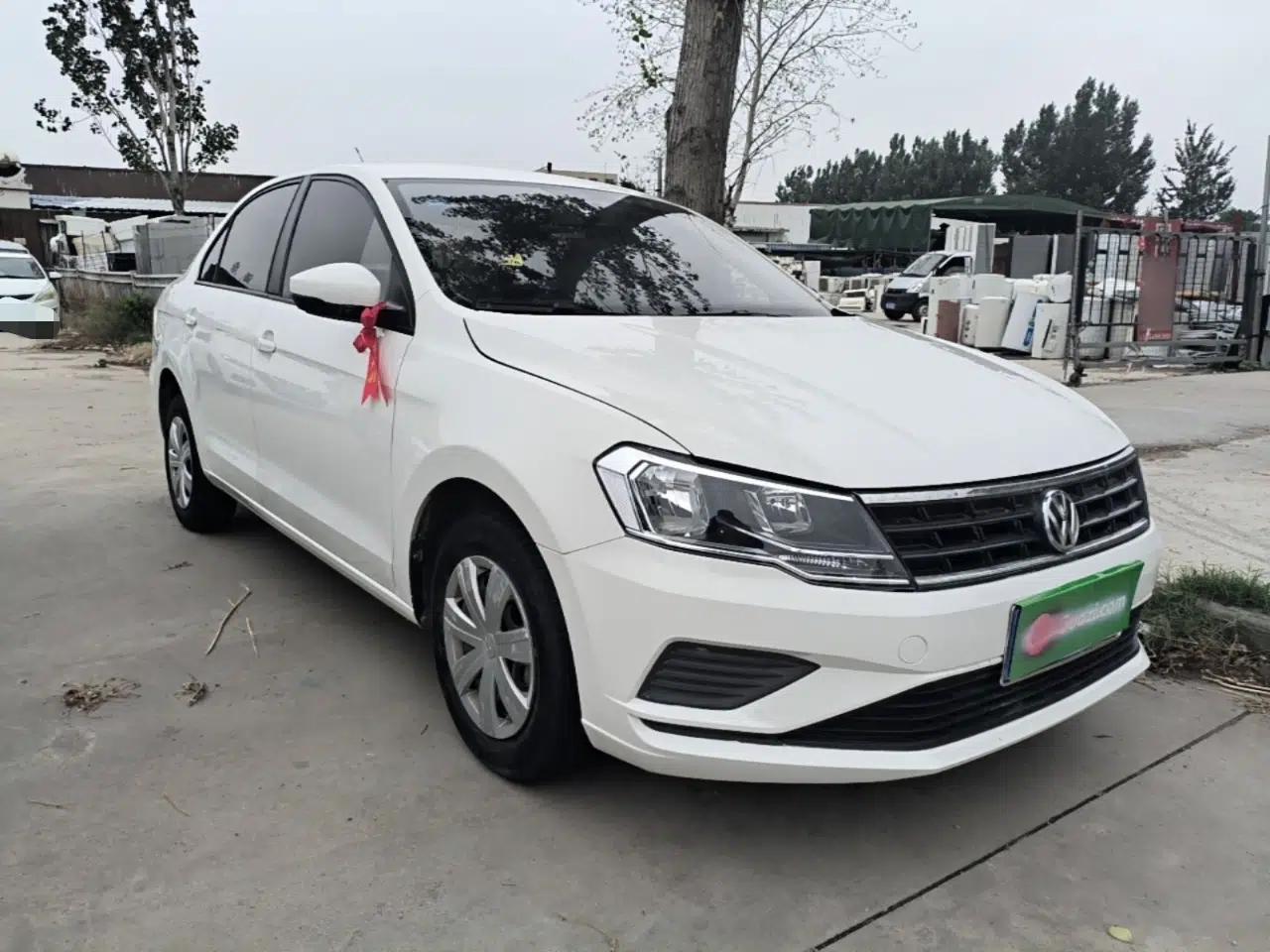 Volkswagen Jetta 2017 1.5L Manual Fashion Edition — миниатюра 3