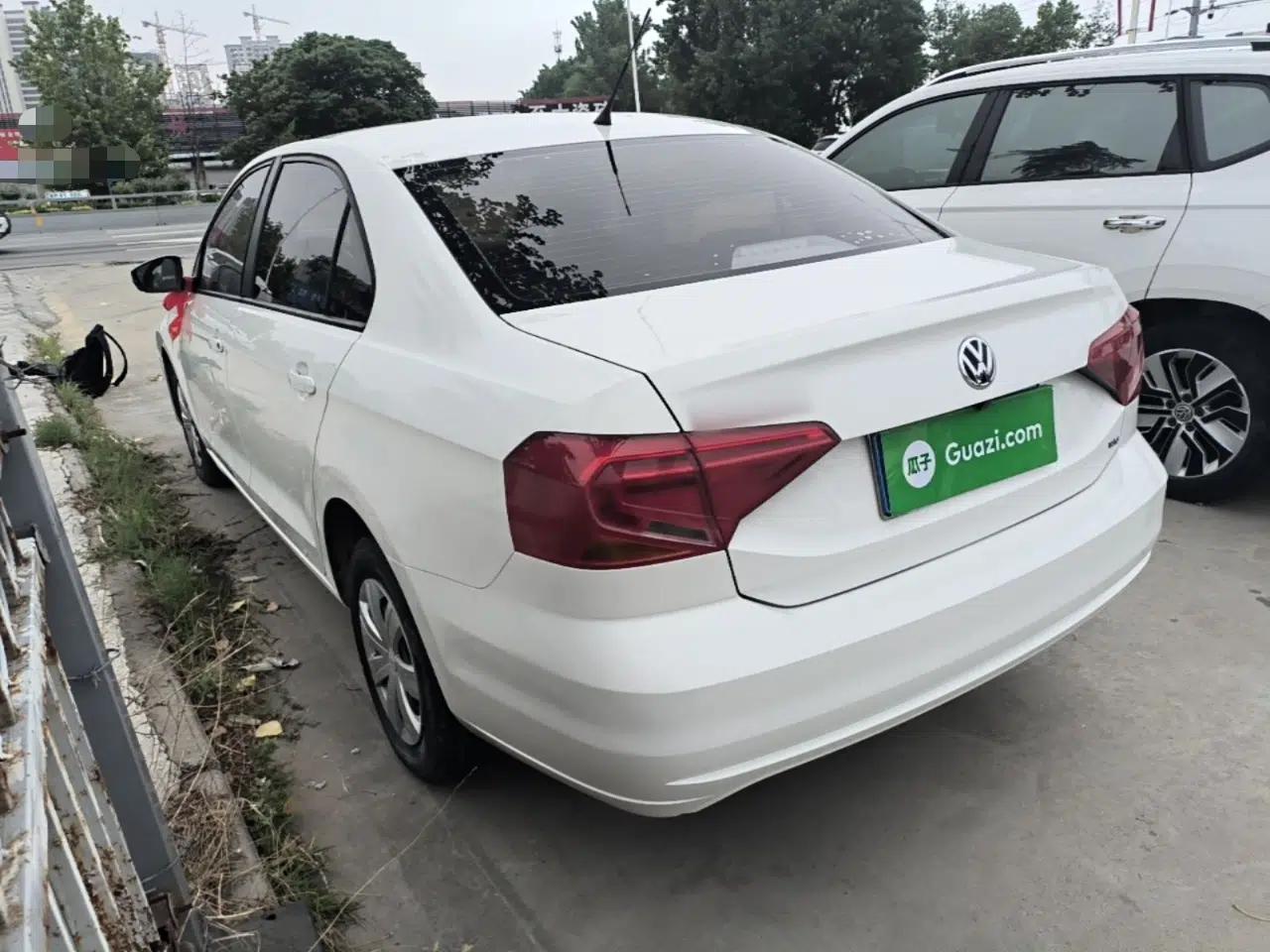Volkswagen Jetta 2017 1.5L Manual Fashion Edition — миниатюра 4
