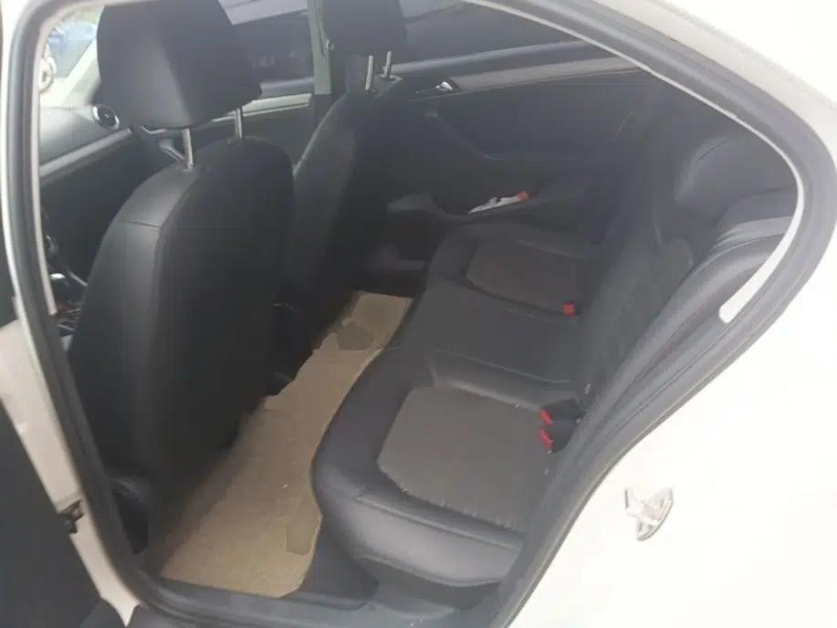 Volkswagen Jetta 2017 1.5L Automatic Comfort Model — миниатюра 19