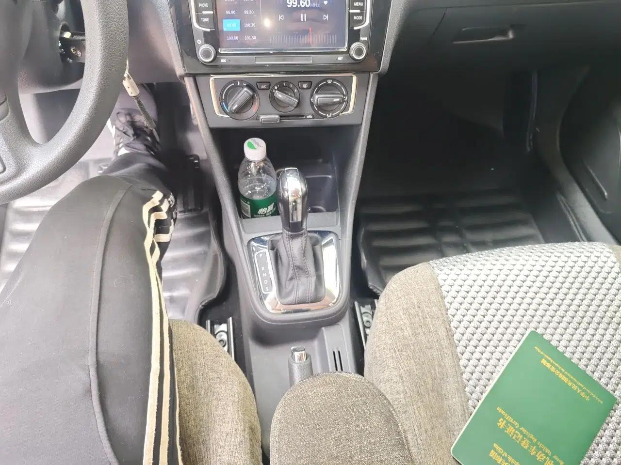 Volkswagen Jetta 2015 Value Edition 1.6L Automatic Comfort Version — миниатюра 15