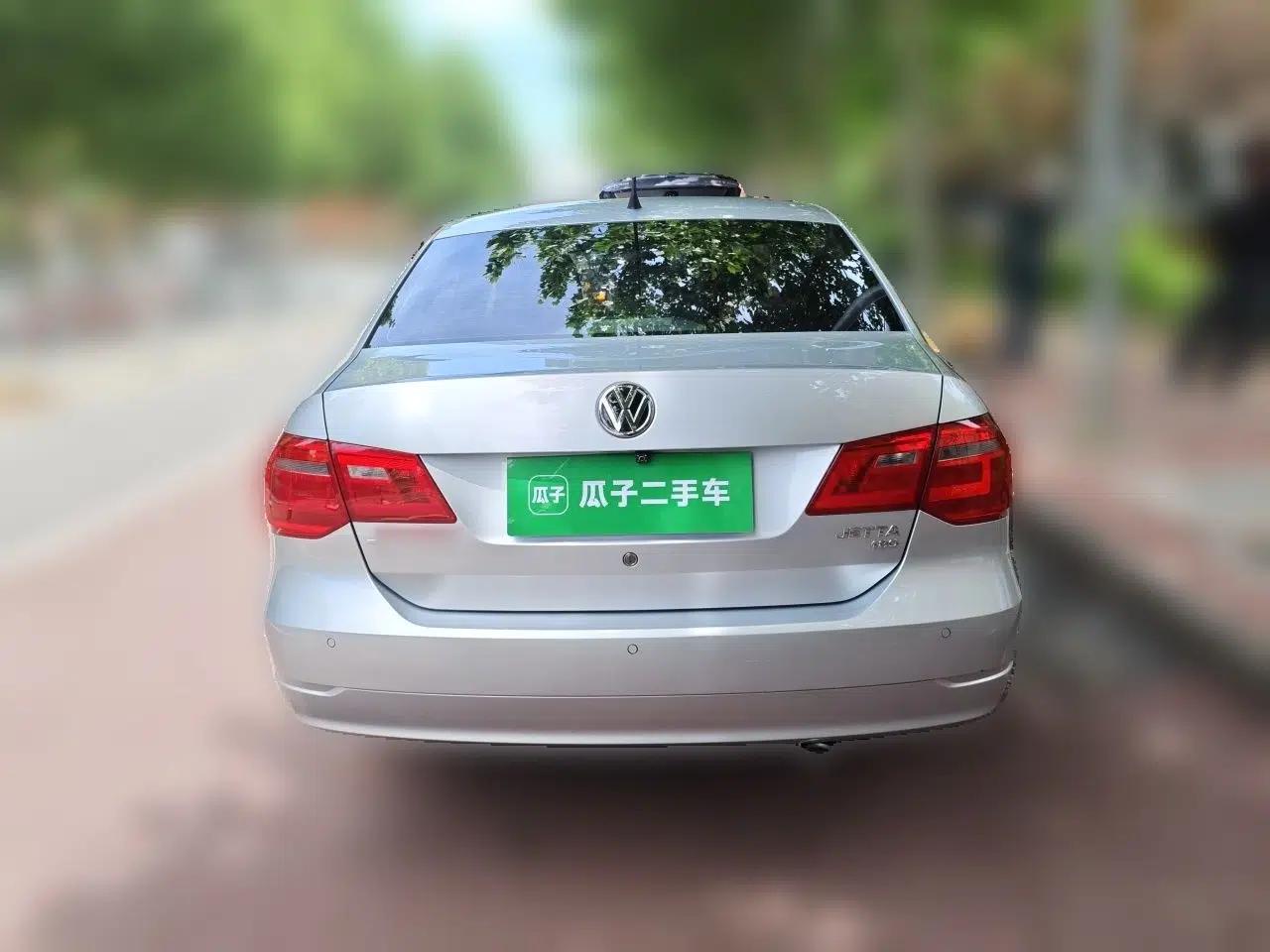 Volkswagen Jetta 2015 Value Edition 1.6L Automatic Comfort Version — миниатюра 5