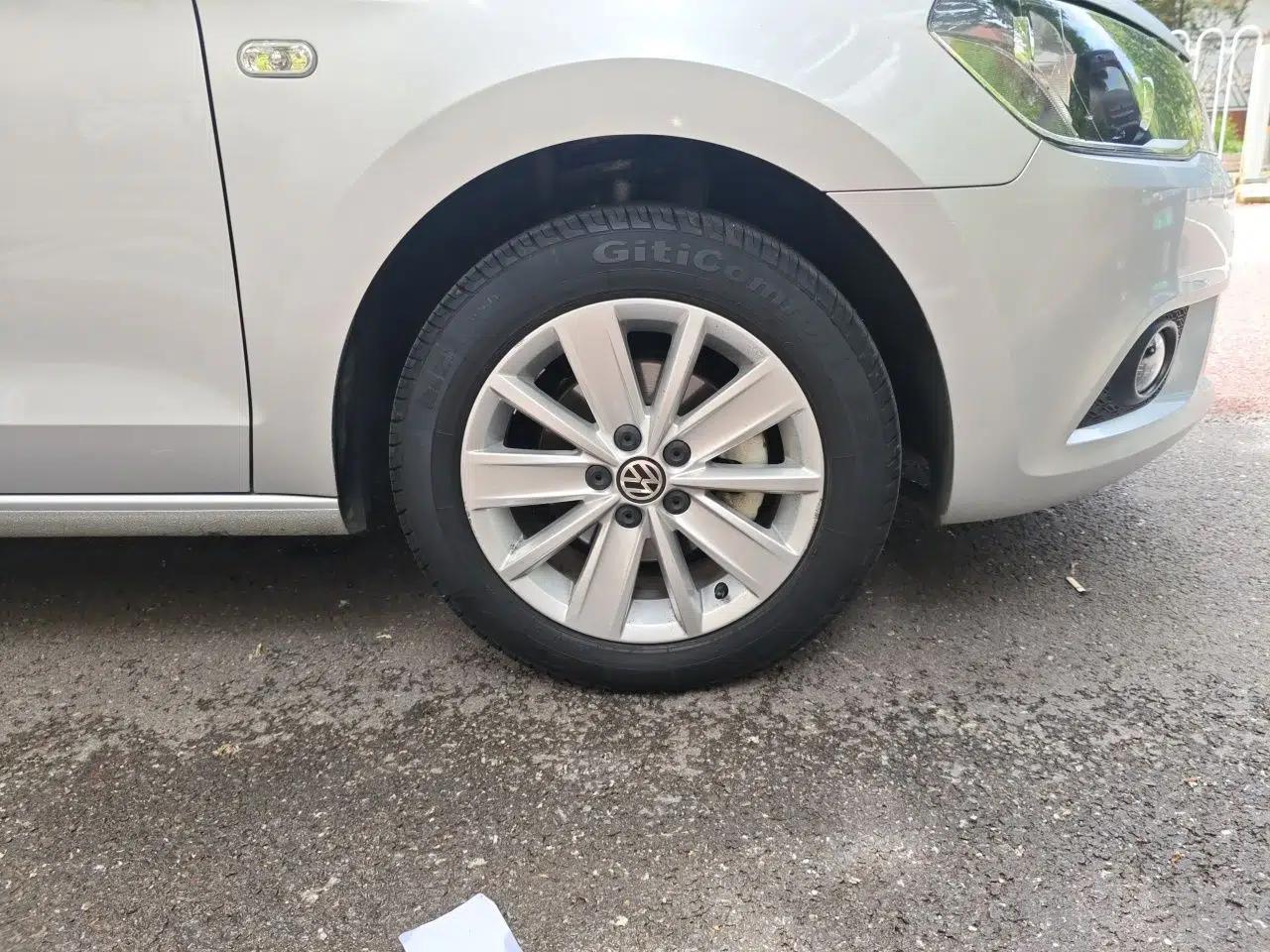 Volkswagen Jetta 2015 Value Edition 1.6L Automatic Comfort Version — миниатюра 8