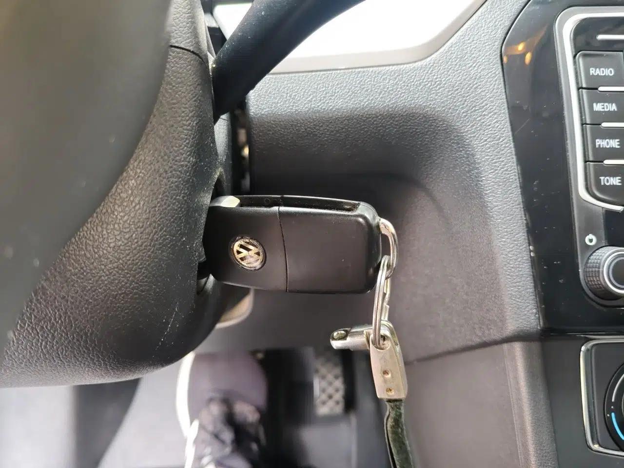 Volkswagen Jetta 2015 Value Edition 1.6L Automatic Comfort Version — миниатюра 9