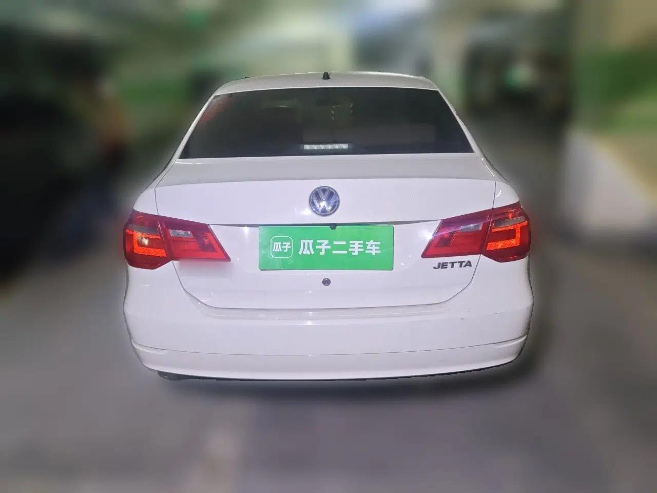 Volkswagen Jetta 2013 1.6L Automatic Comfort Model — миниатюра 3