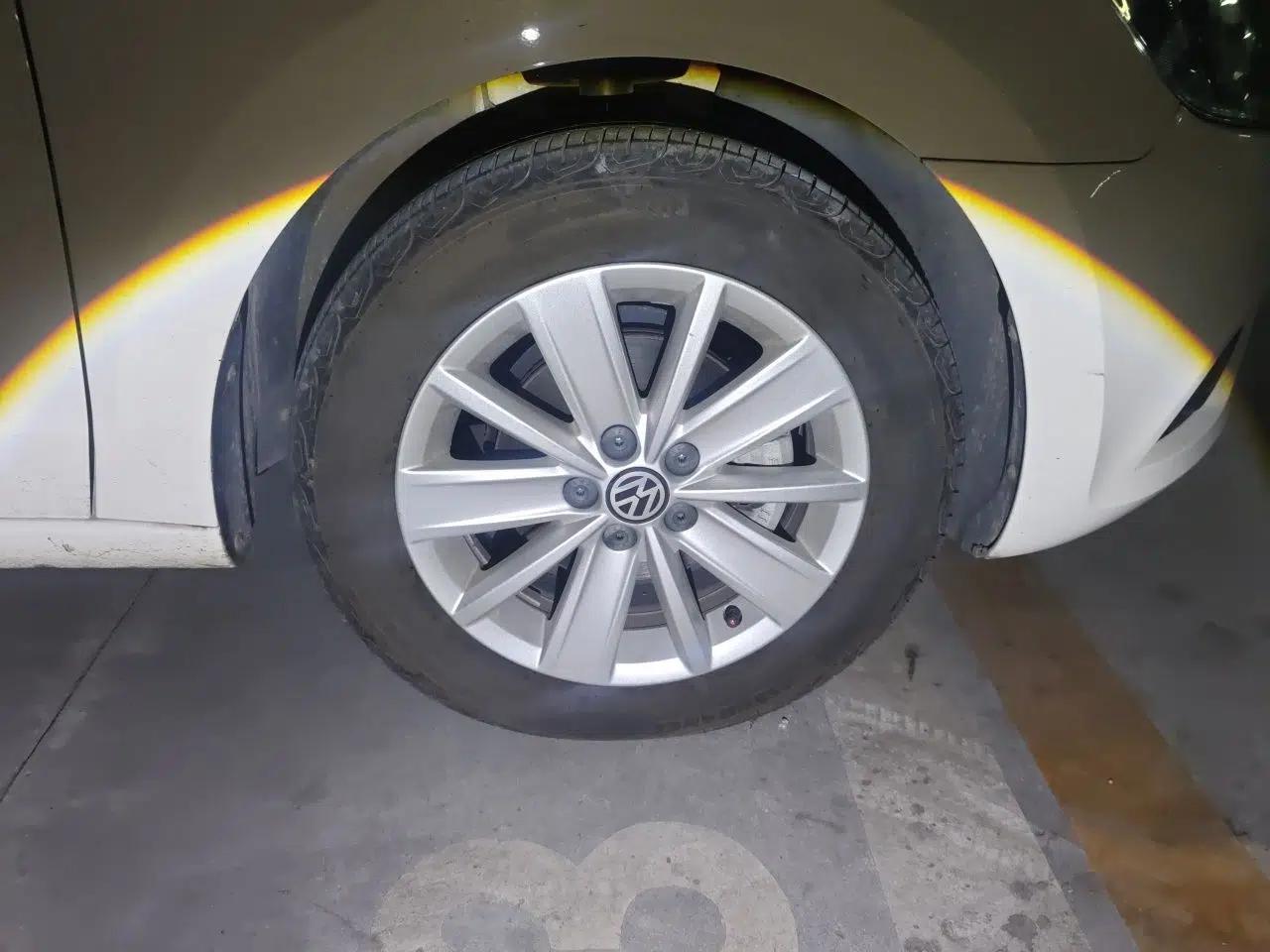 Volkswagen Jetta 2013 1.6L Automatic Comfort Model — миниатюра 5