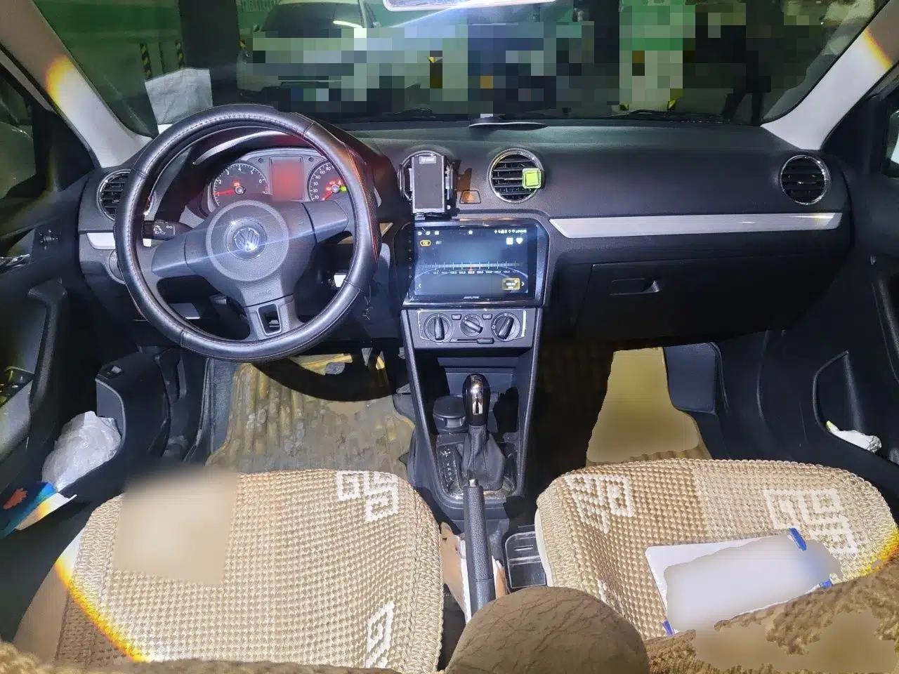 Volkswagen Jetta 2013 1.6L Automatic Comfort Model — миниатюра 6