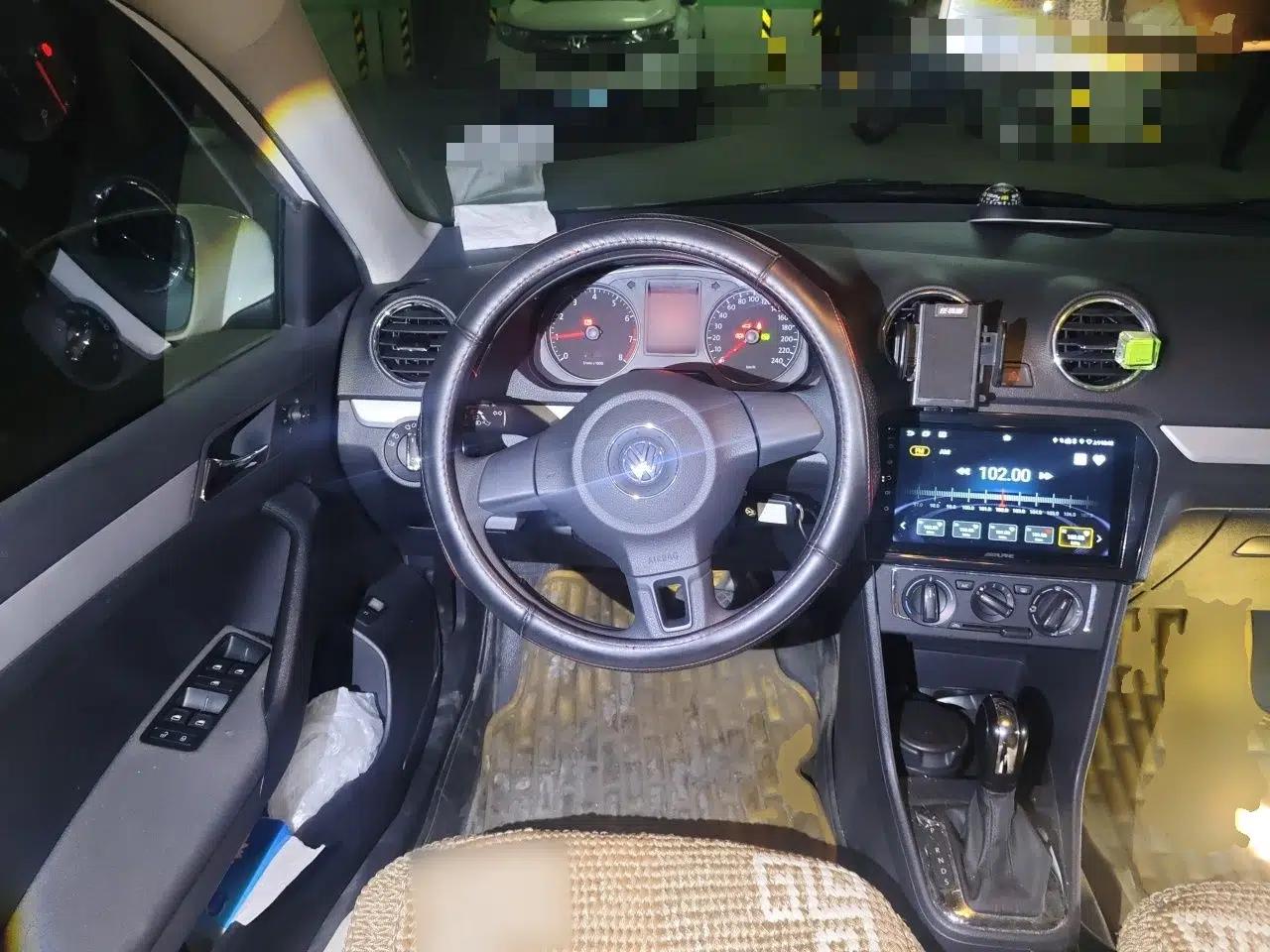 Volkswagen Jetta 2013 1.6L Automatic Comfort Model — миниатюра 7