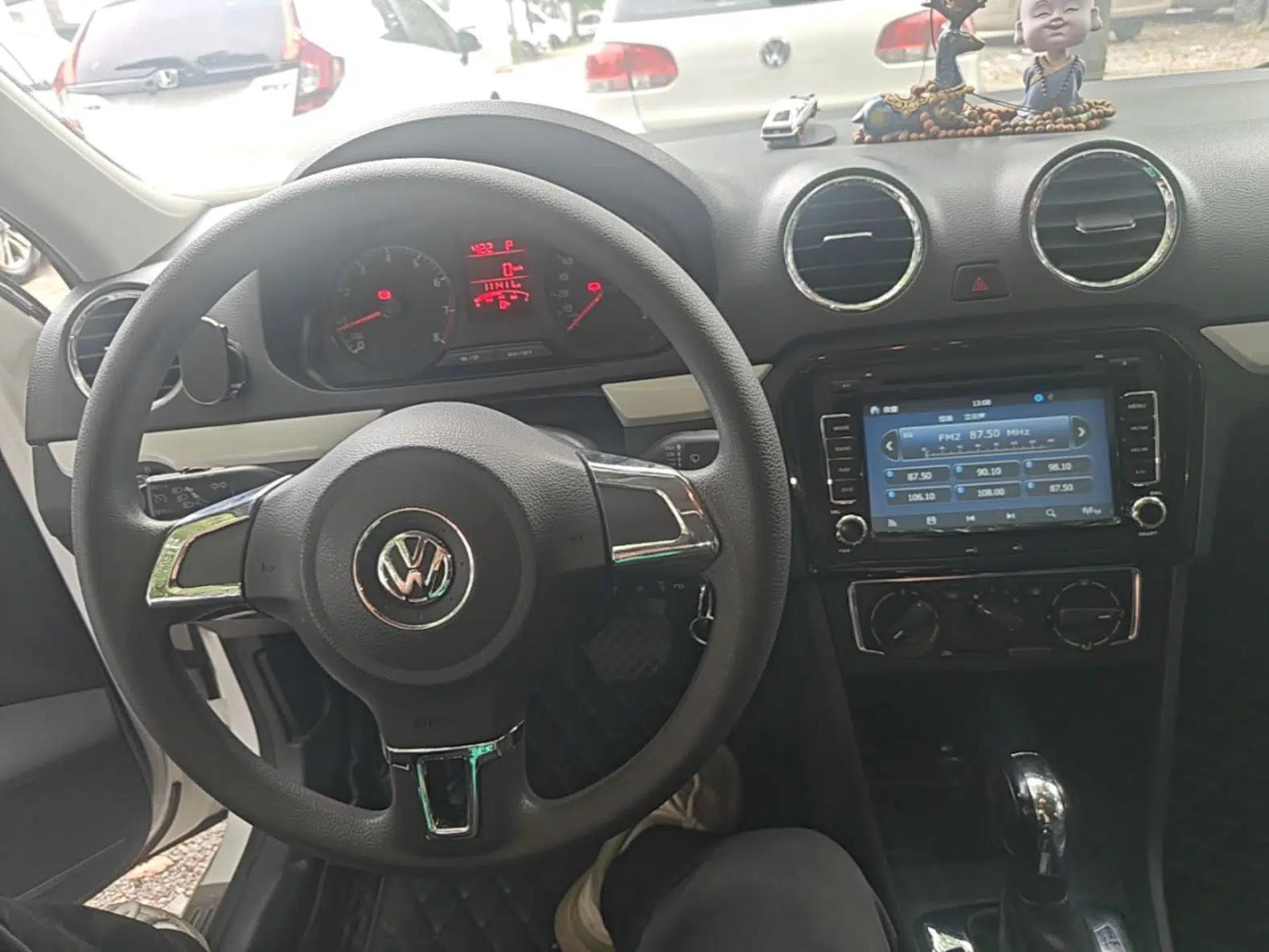 Volkswagen Jetta 2015 Value Edition 1.6L Automatic Comfort Version — миниатюра 13