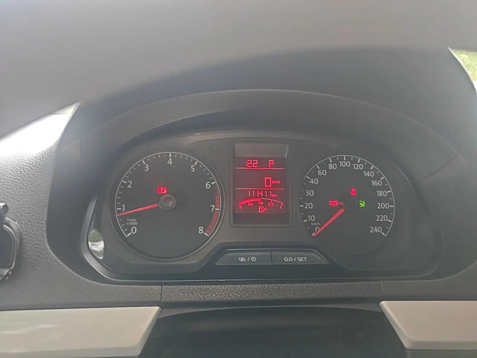 Volkswagen Jetta 2015 Value Edition 1.6L Automatic Comfort Version — миниатюра 15
