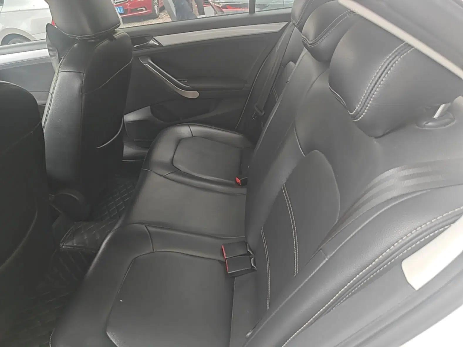 Volkswagen Jetta 2015 Value Edition 1.6L Automatic Comfort Version — миниатюра 20