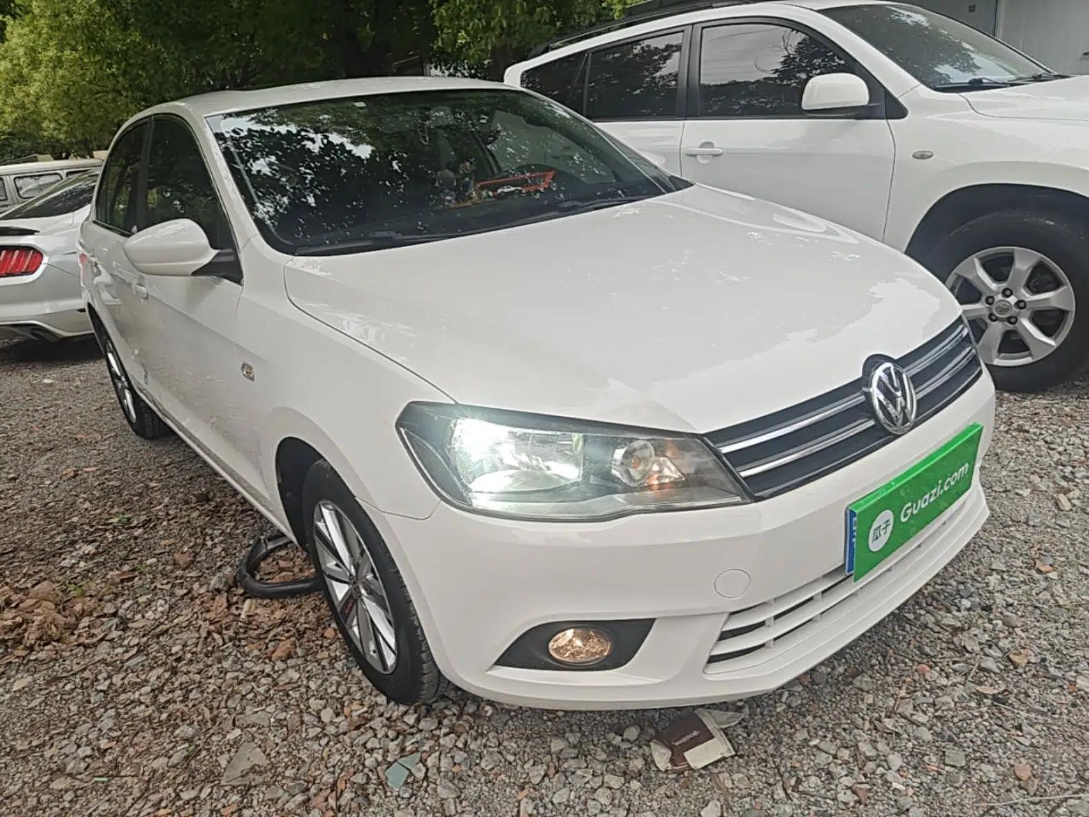 Volkswagen Jetta 2015 Value Edition 1.6L Automatic Comfort Version — миниатюра 3