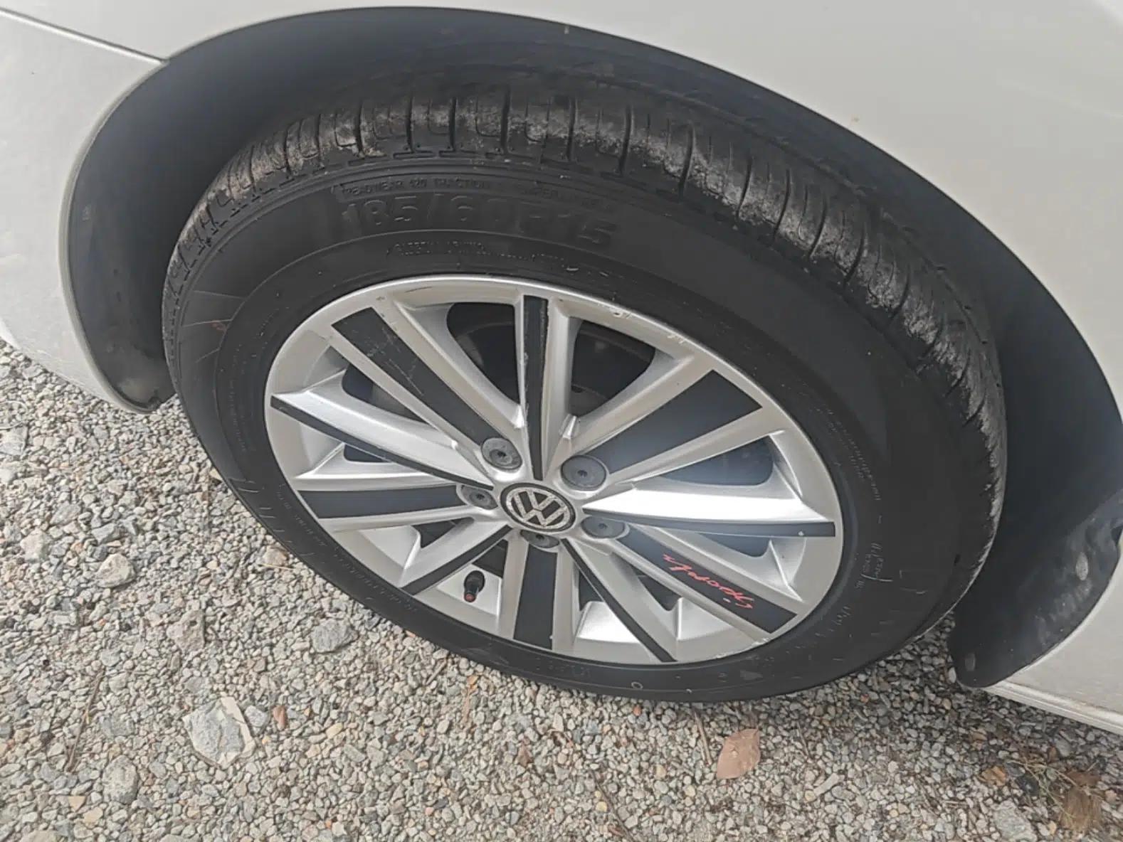 Volkswagen Jetta 2015 Value Edition 1.6L Automatic Comfort Version — миниатюра 8