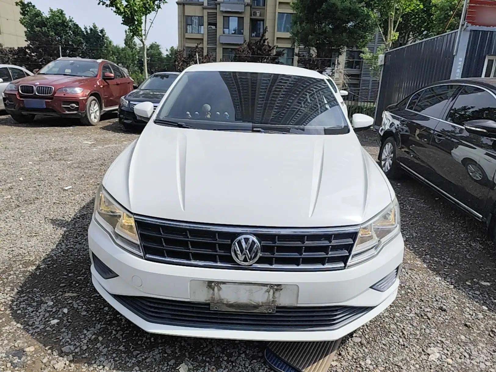 Volkswagen Jetta 2017 1.5L Manual Fashion Edition — миниатюра 2