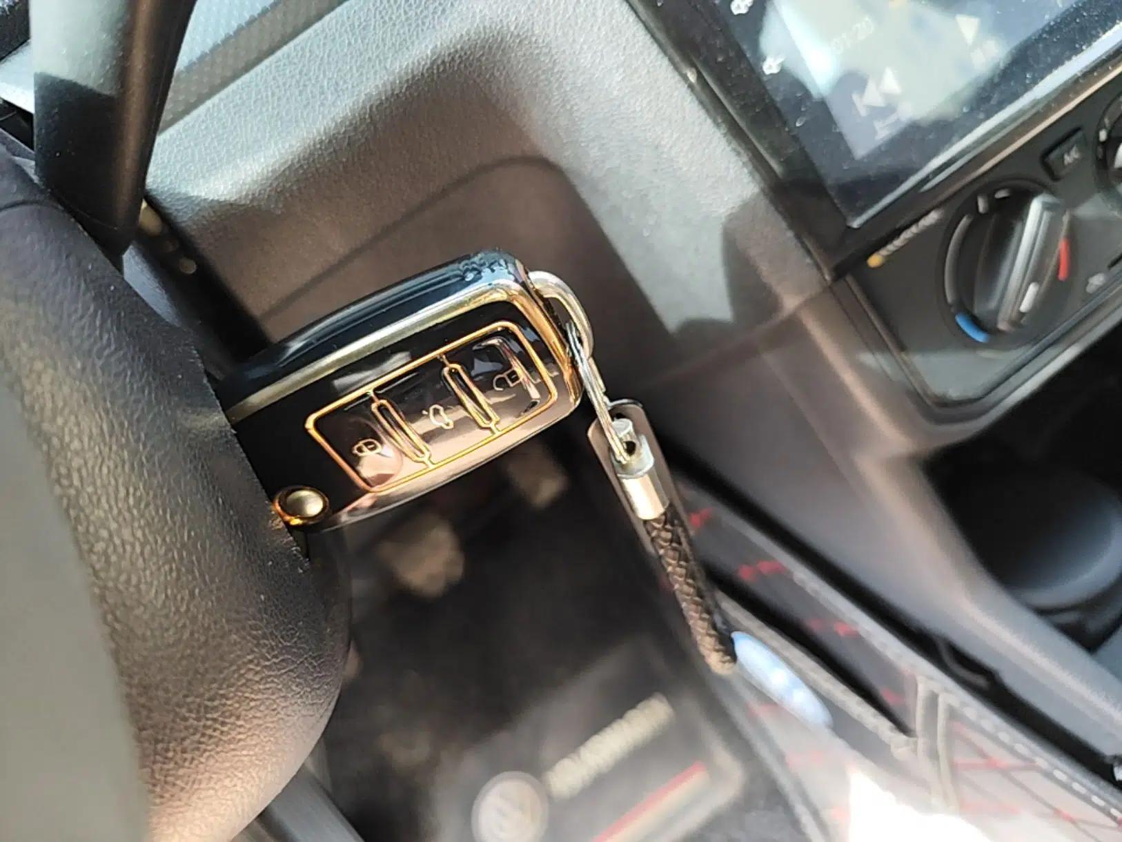 Volkswagen Jetta 2017 1.5L Manual Fashion Edition — миниатюра 12
