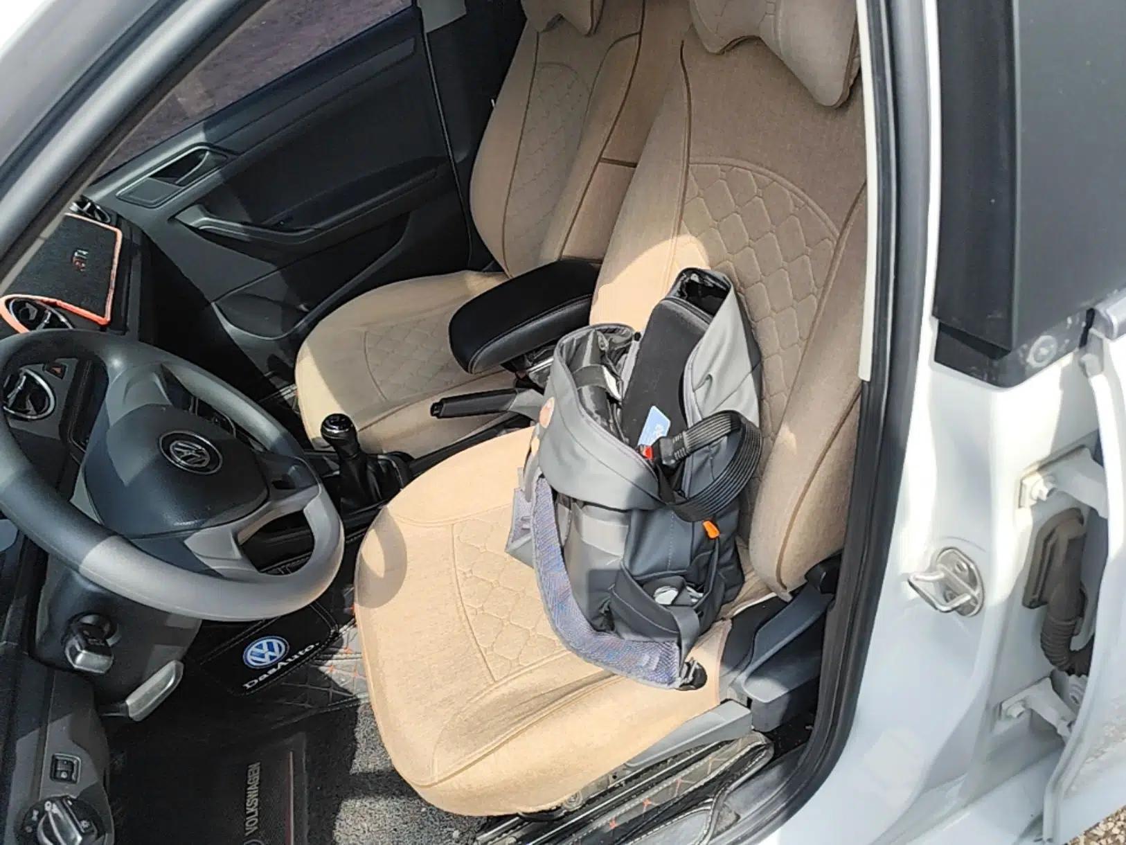 Volkswagen Jetta 2017 1.5L Manual Fashion Edition — миниатюра 18